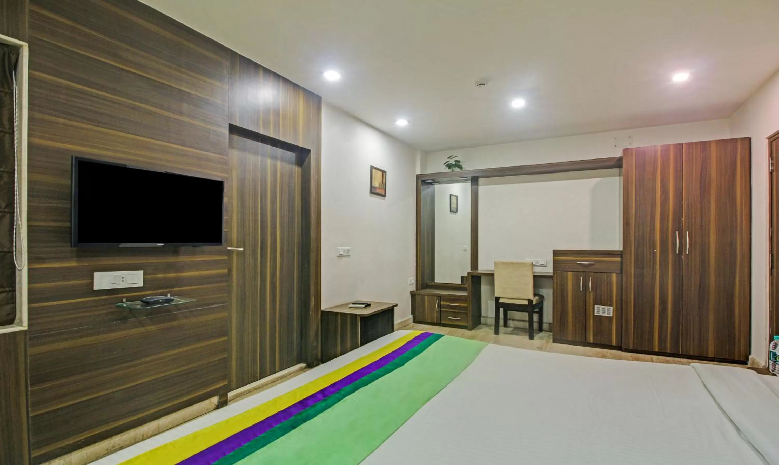 TV and multimedia in Treebo Sreema Saltlake Near City Centre Mall