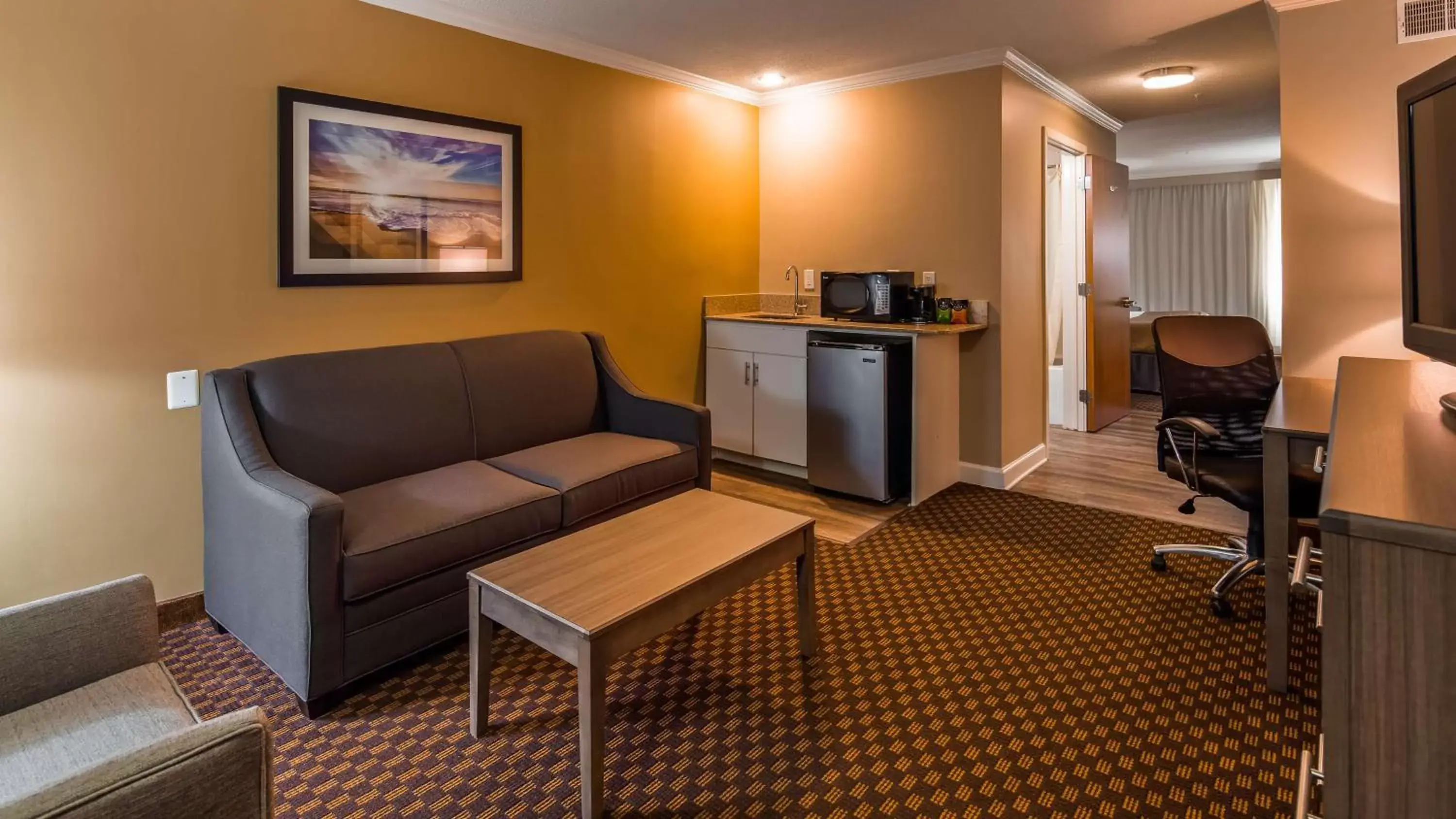 Photo of the whole room, Seating Area in Best Western Ocean City Hotel and Suites