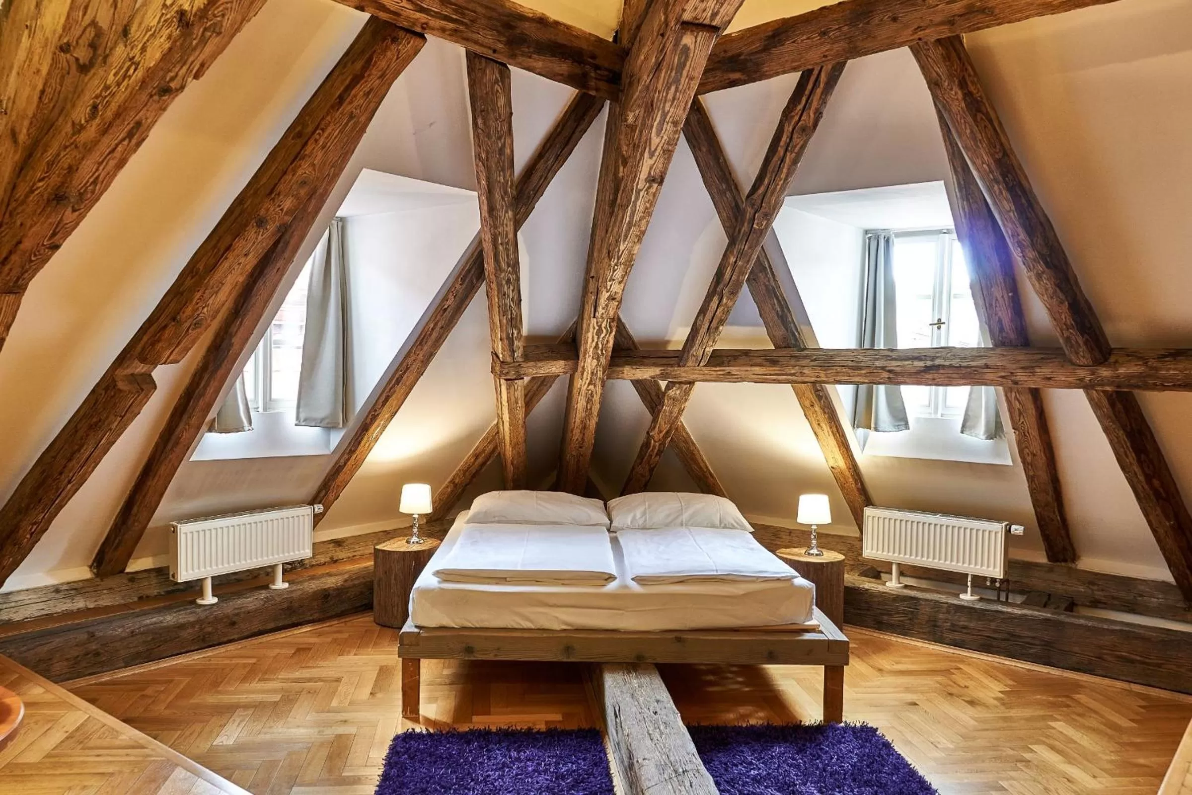 Bedroom, Bed in Three Golden Crowns Apartments