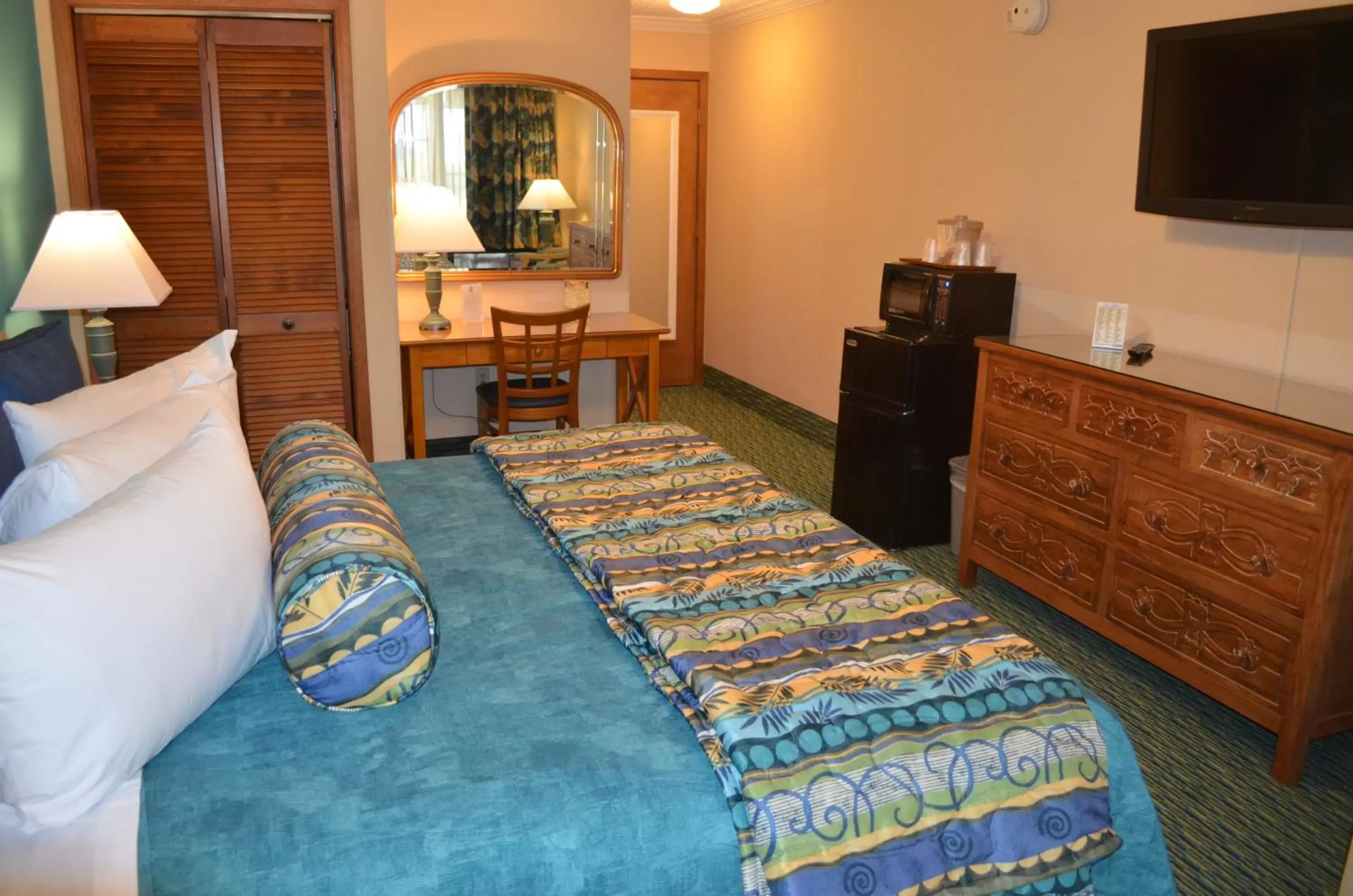 Photo of the whole room, Bed in Sun Viking Lodge - Daytona Beach