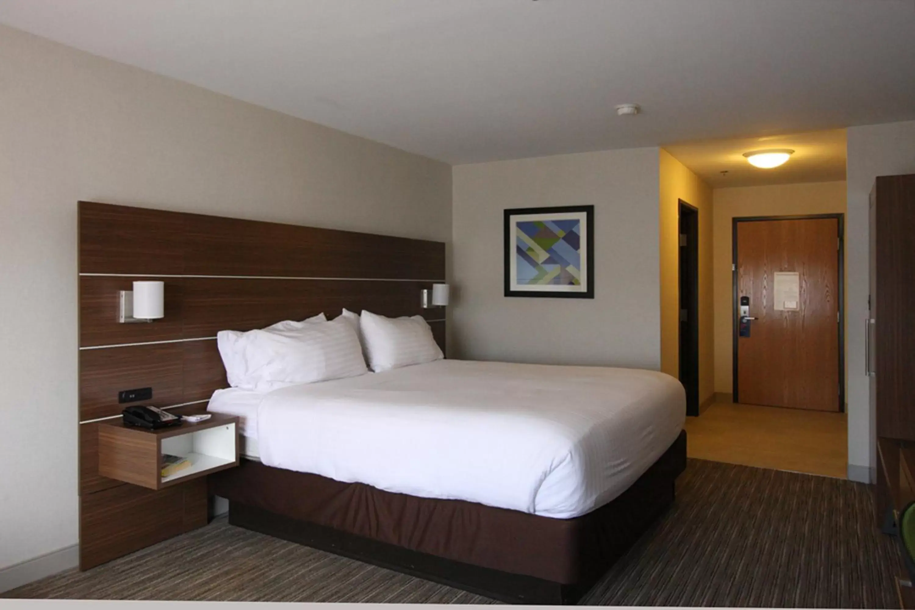 Photo of the whole room, Bed in Holiday Inn Express Branford-New Haven, an IHG Hotel