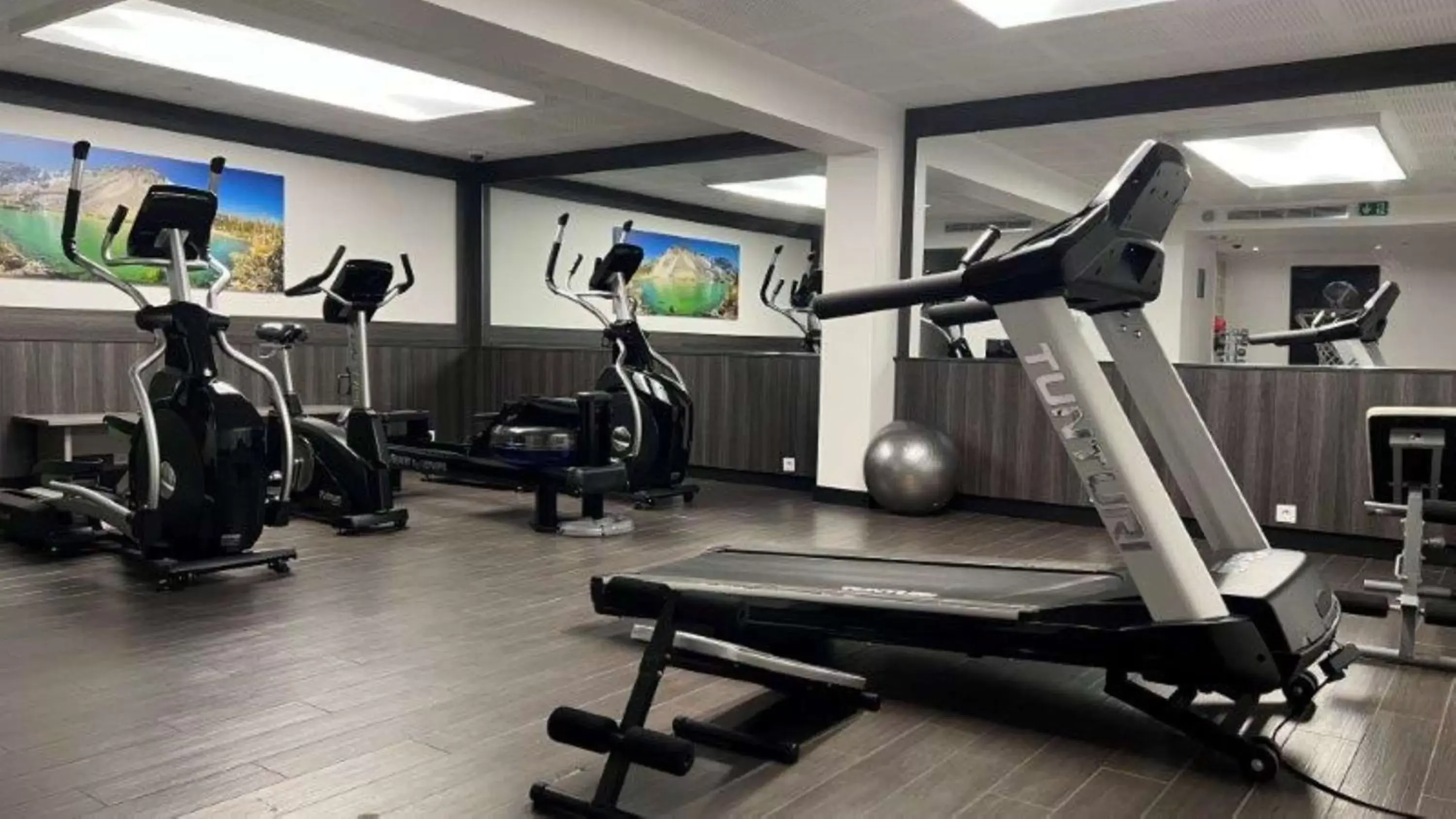 Fitness centre/facilities, Fitness Center/Facilities in Hotel du Parc Bougival