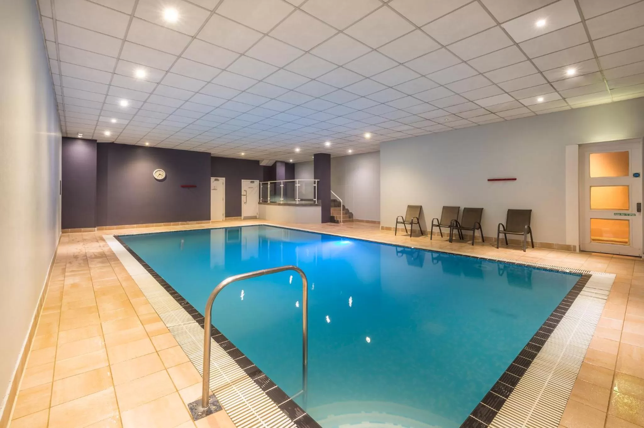 Swimming pool in Mercure Telford Centre Hotel