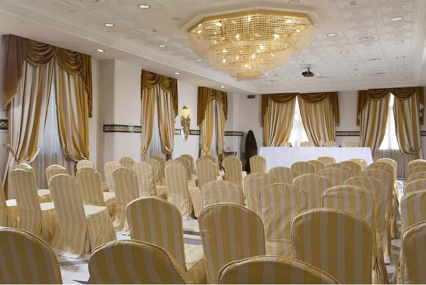 Meeting/conference room, Banquet Facilities in Grand Hotel Vanvitelli