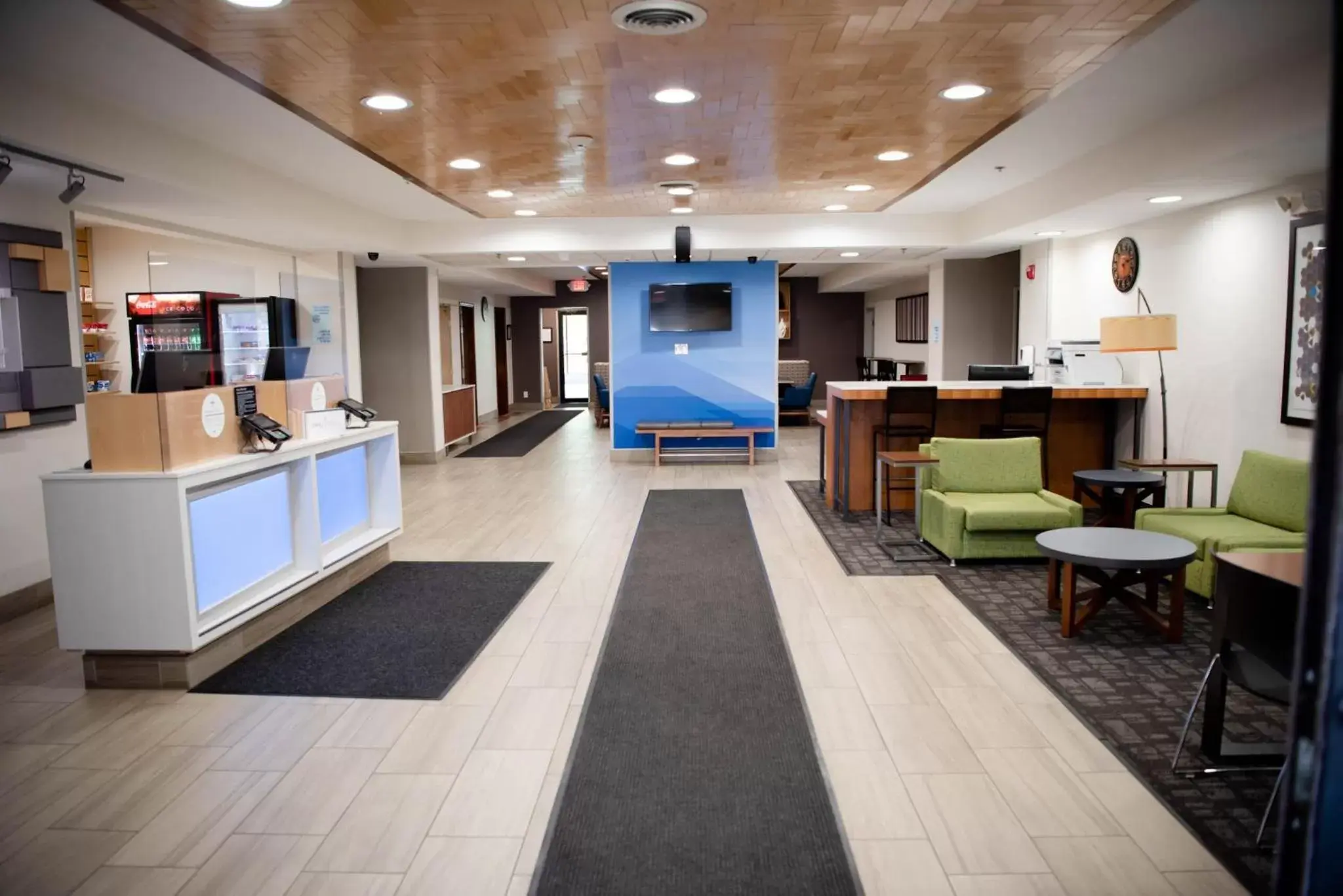 Lobby or reception in Holiday Inn Express Winfield, an IHG Hotel