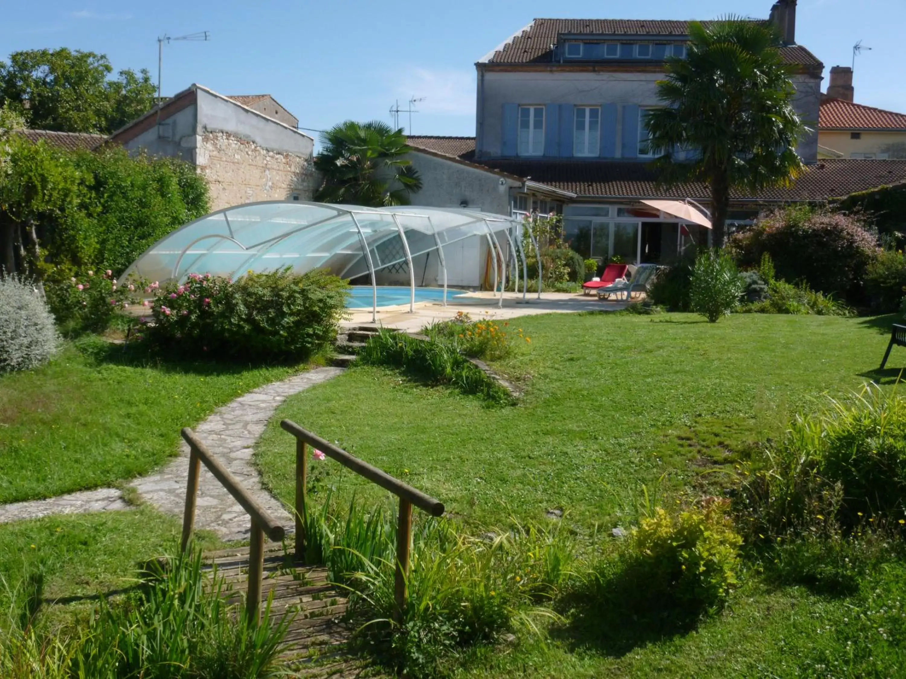 Garden, Property Building in Clos Muneau