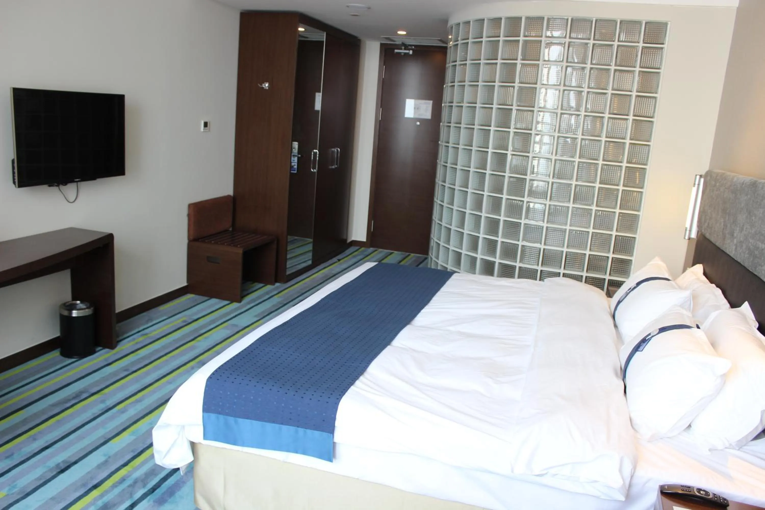 bunk bed in Holiday Inn Express Weihai Hi-Tech Zone by IHG
