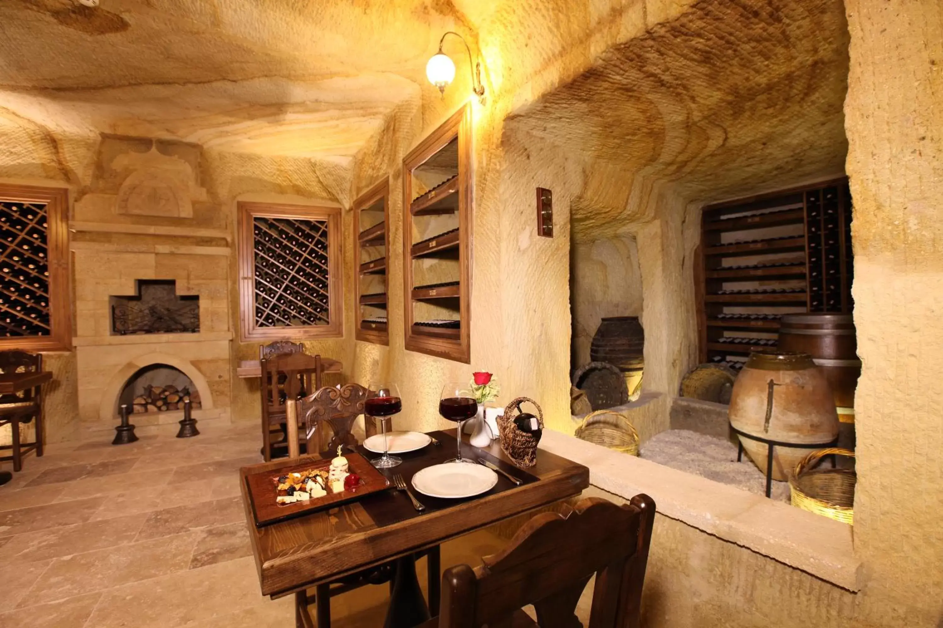 Lounge or bar, Dining Area in Kayakapi Premium Caves Cappadocia