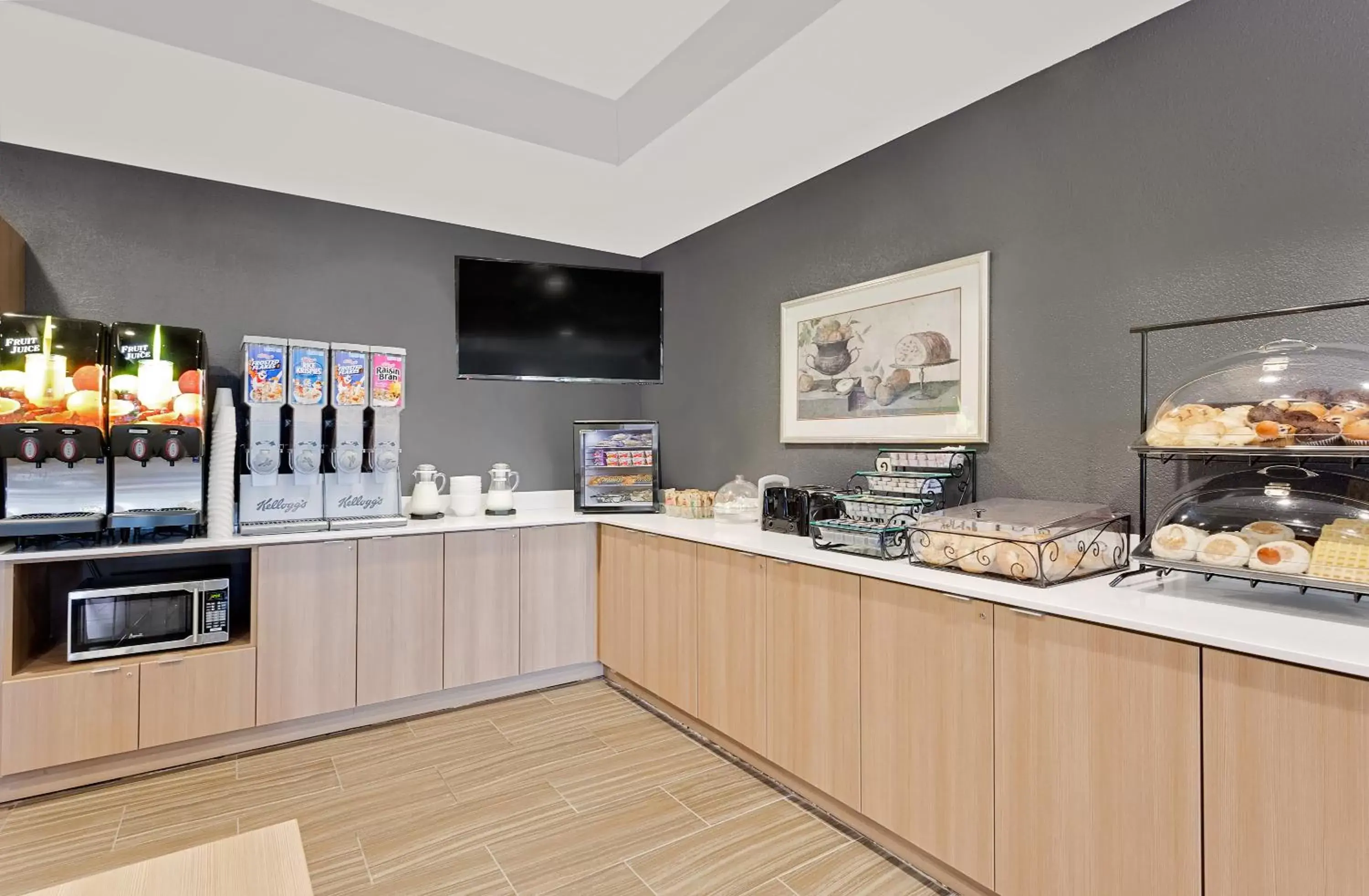 Food and drinks, Restaurant/Places to Eat in Microtel Inn & Suites By Wyndham Middletown