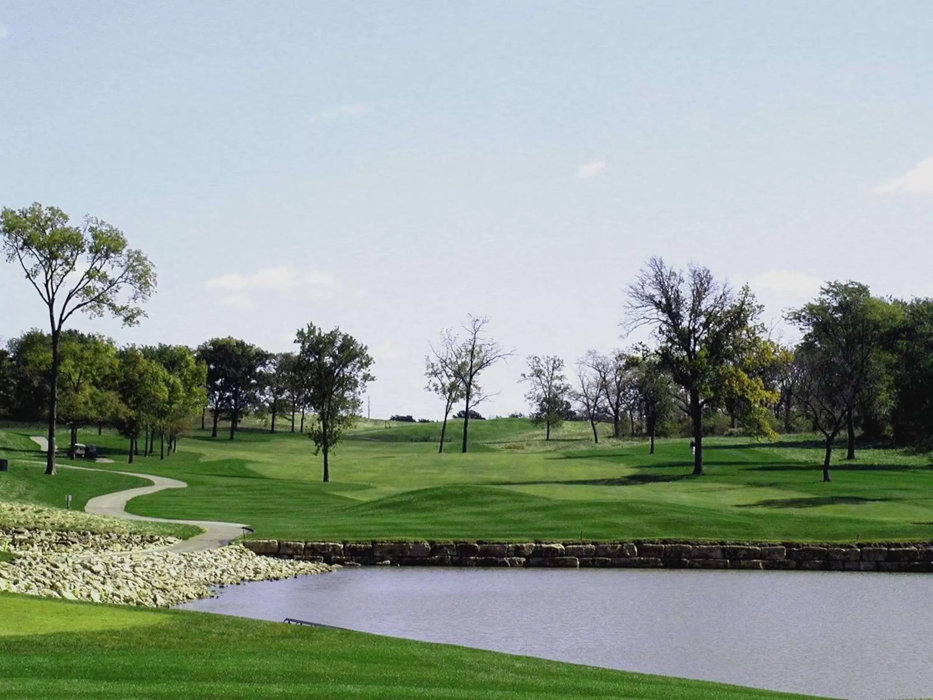 Golfcourse in Embassy Suites by Hilton Kansas City International Airport