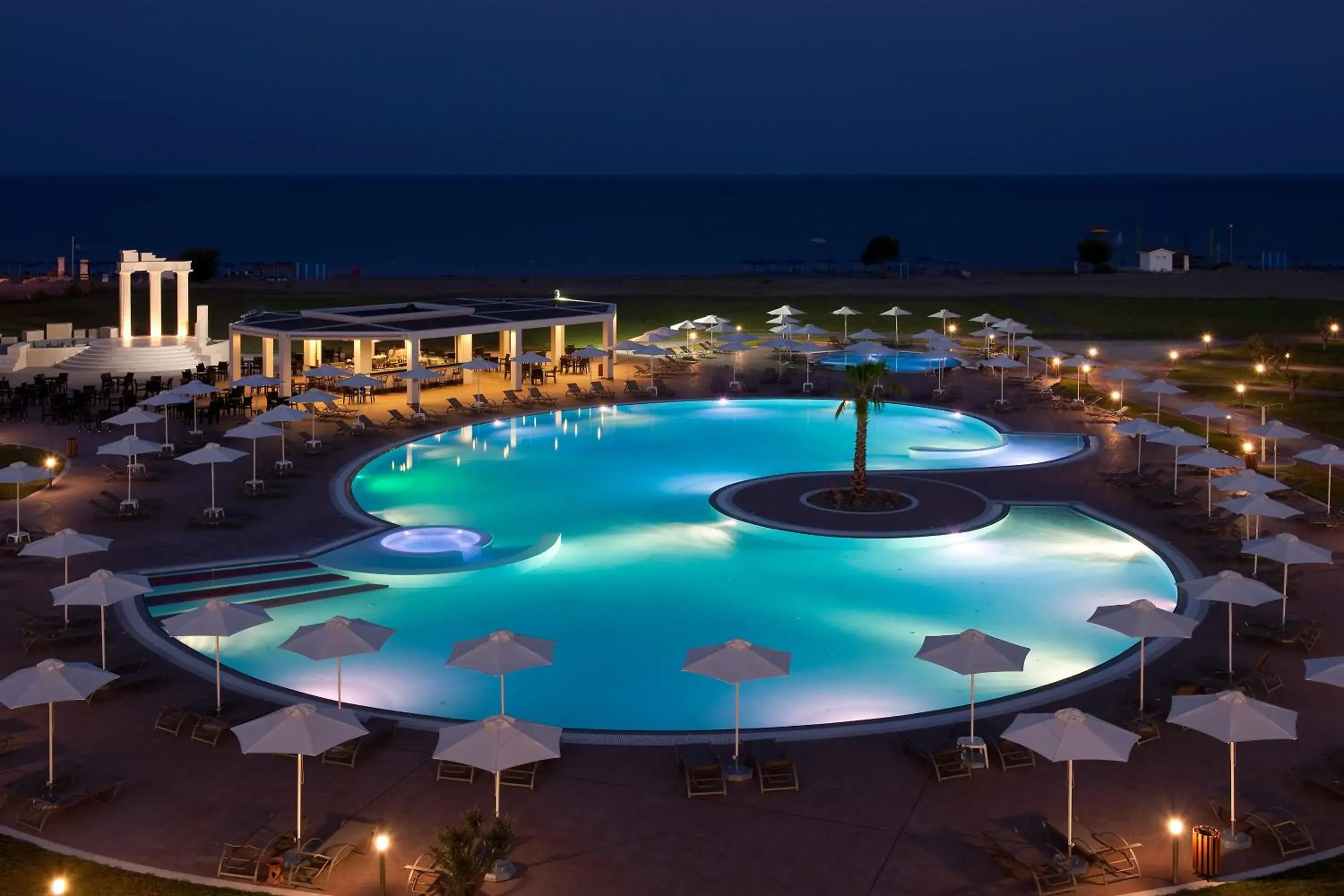 Swimming pool, Pool View in Apollo Blue