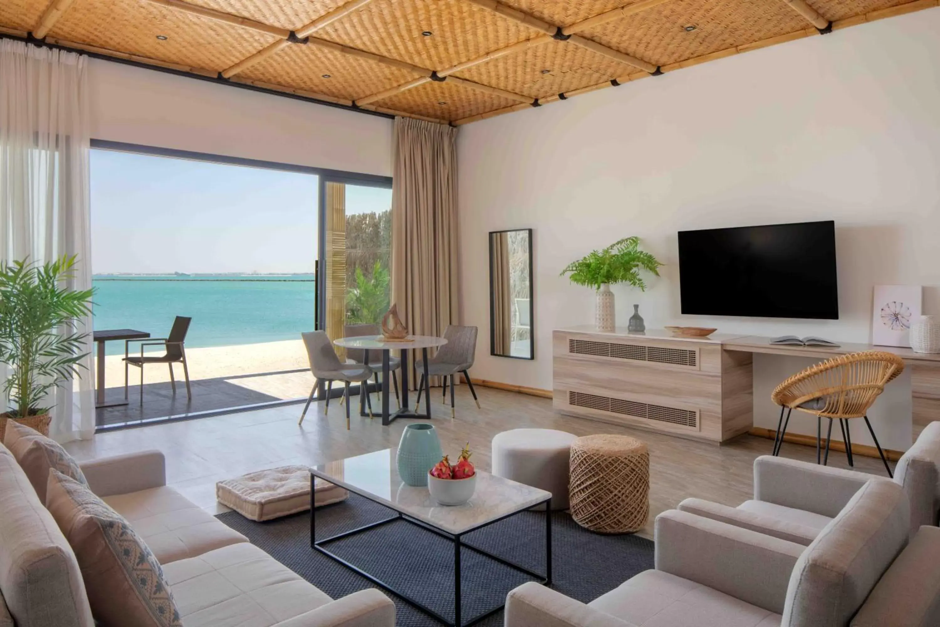 TV and multimedia, Seating Area in Anantara World Islands Dubai Resort