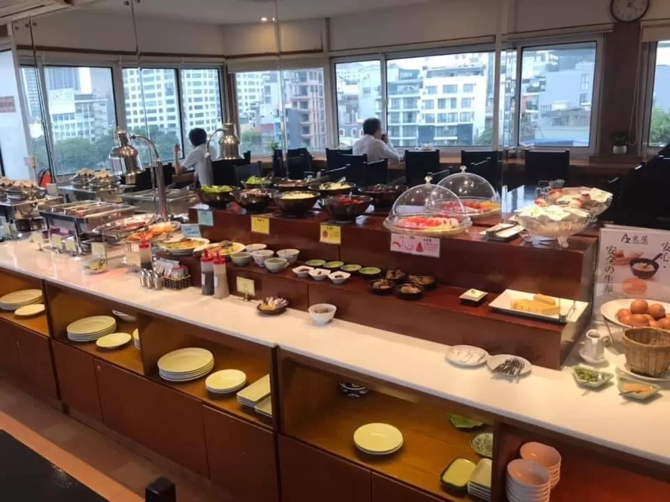 Restaurant/Places to Eat in Royal Hotel