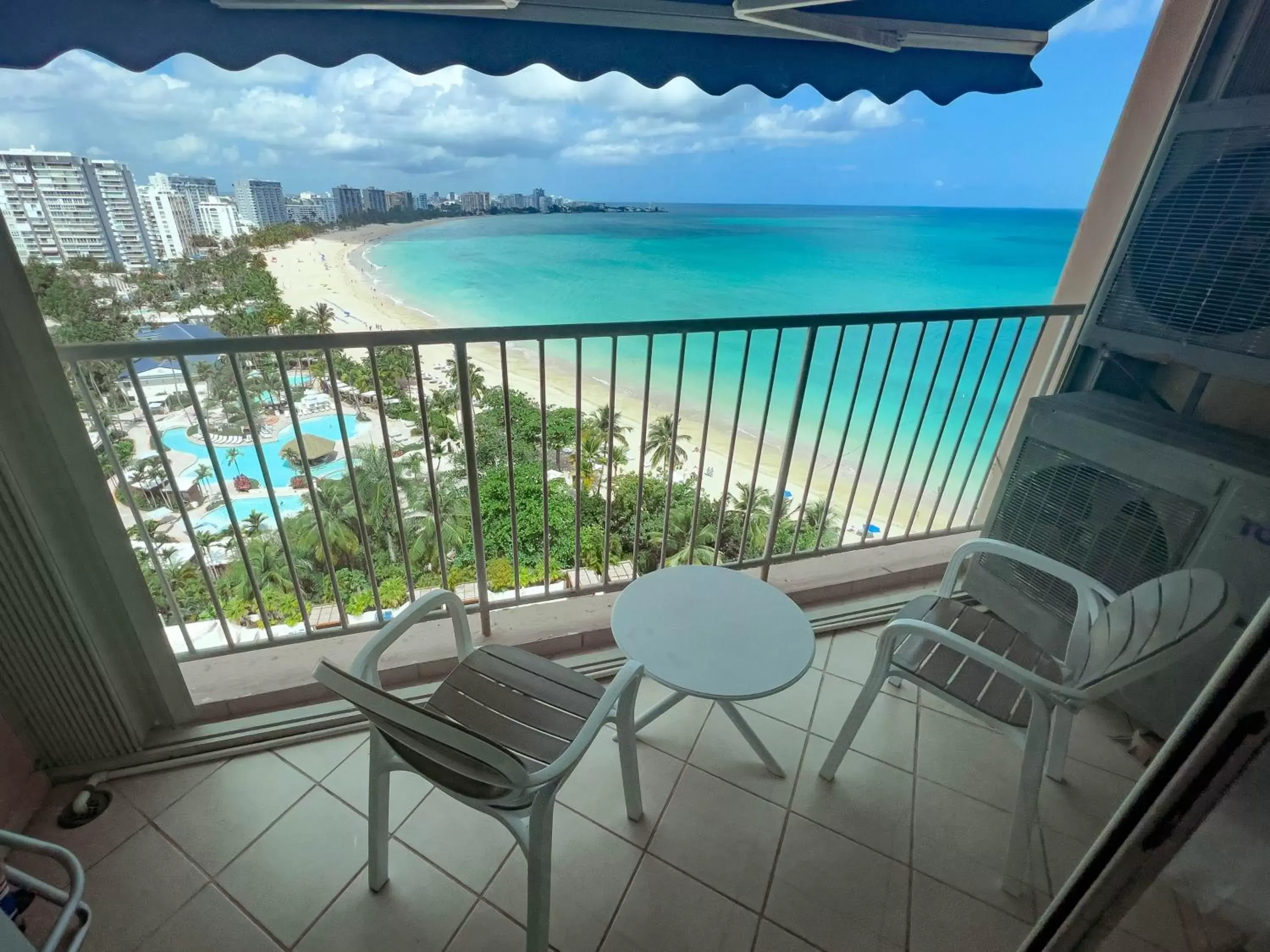 Bird's eye view, Balcony/Terrace in ESJ Towers by Chana