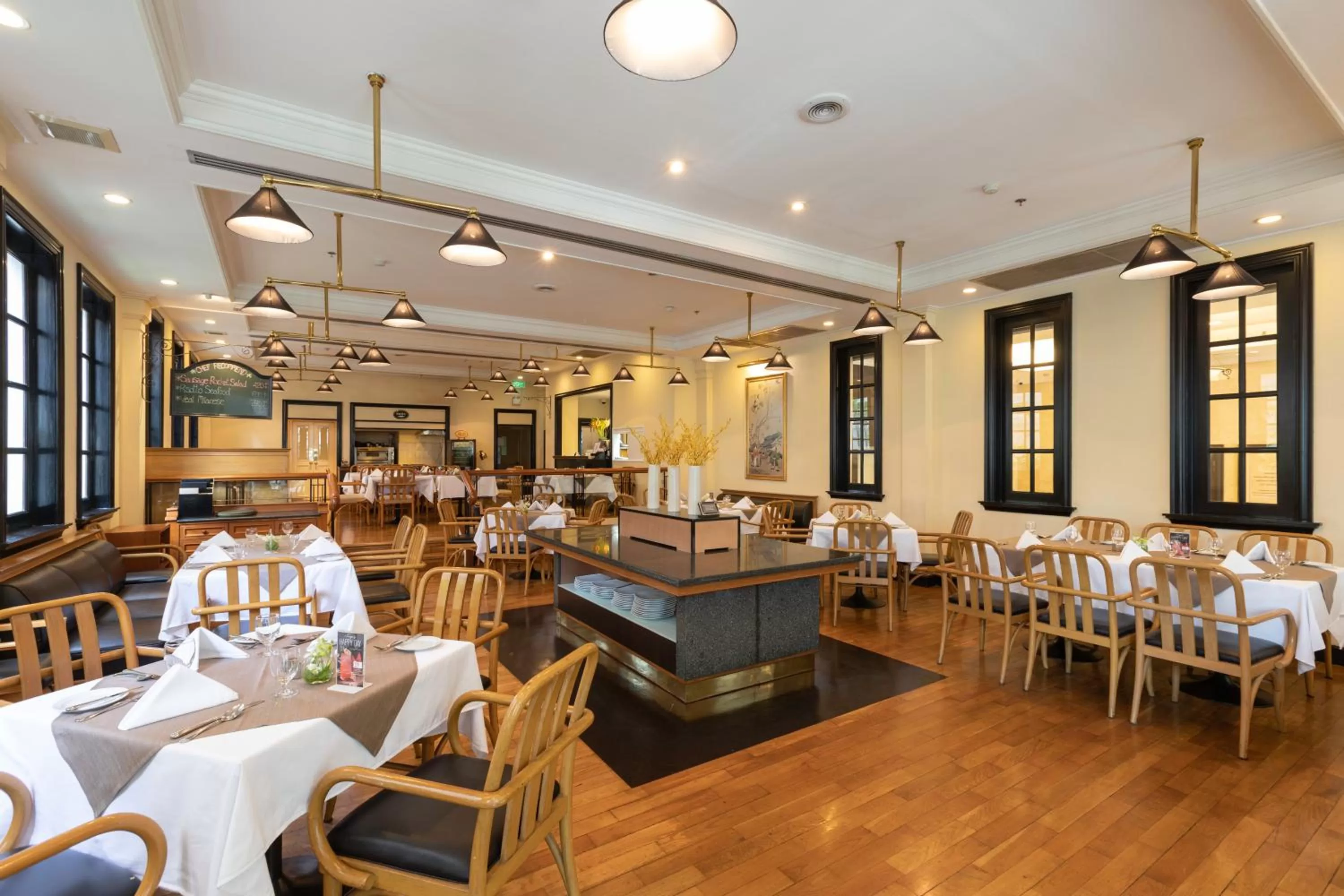 Restaurant/places to eat in Cape House Hotel, Bangkok