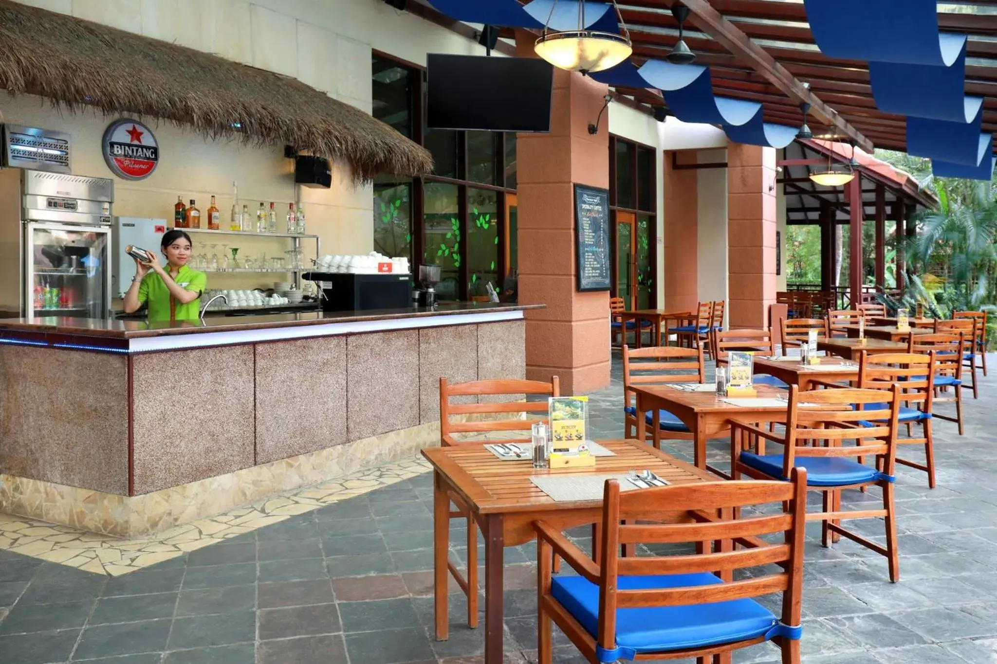 Lounge or bar, Restaurant/Places to Eat in Holiday Inn Resort Batam, an IHG Hotel
