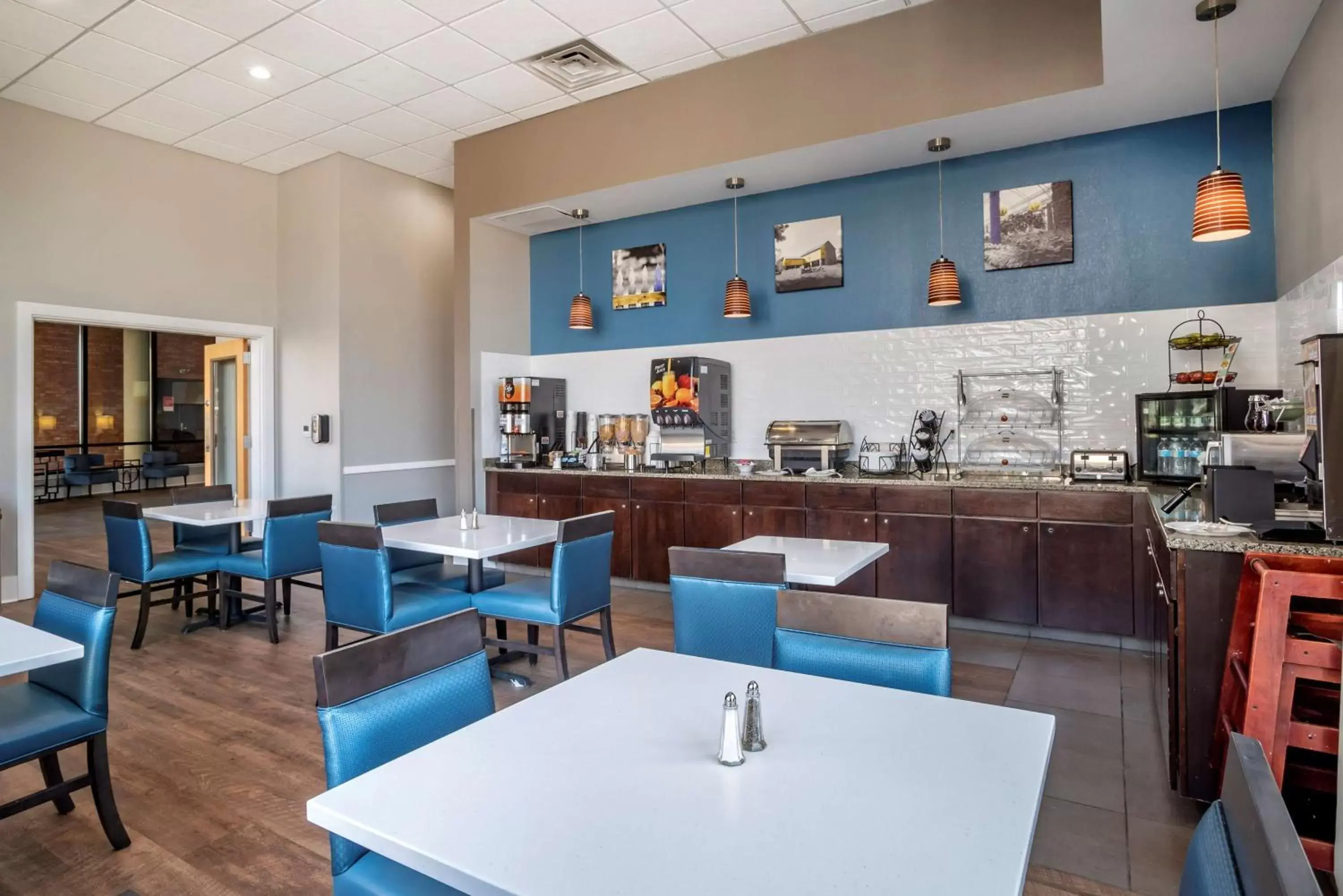 Breakfast, Restaurant/Places to Eat in Best Western Plus Philadelphia Airport South - at Widener University