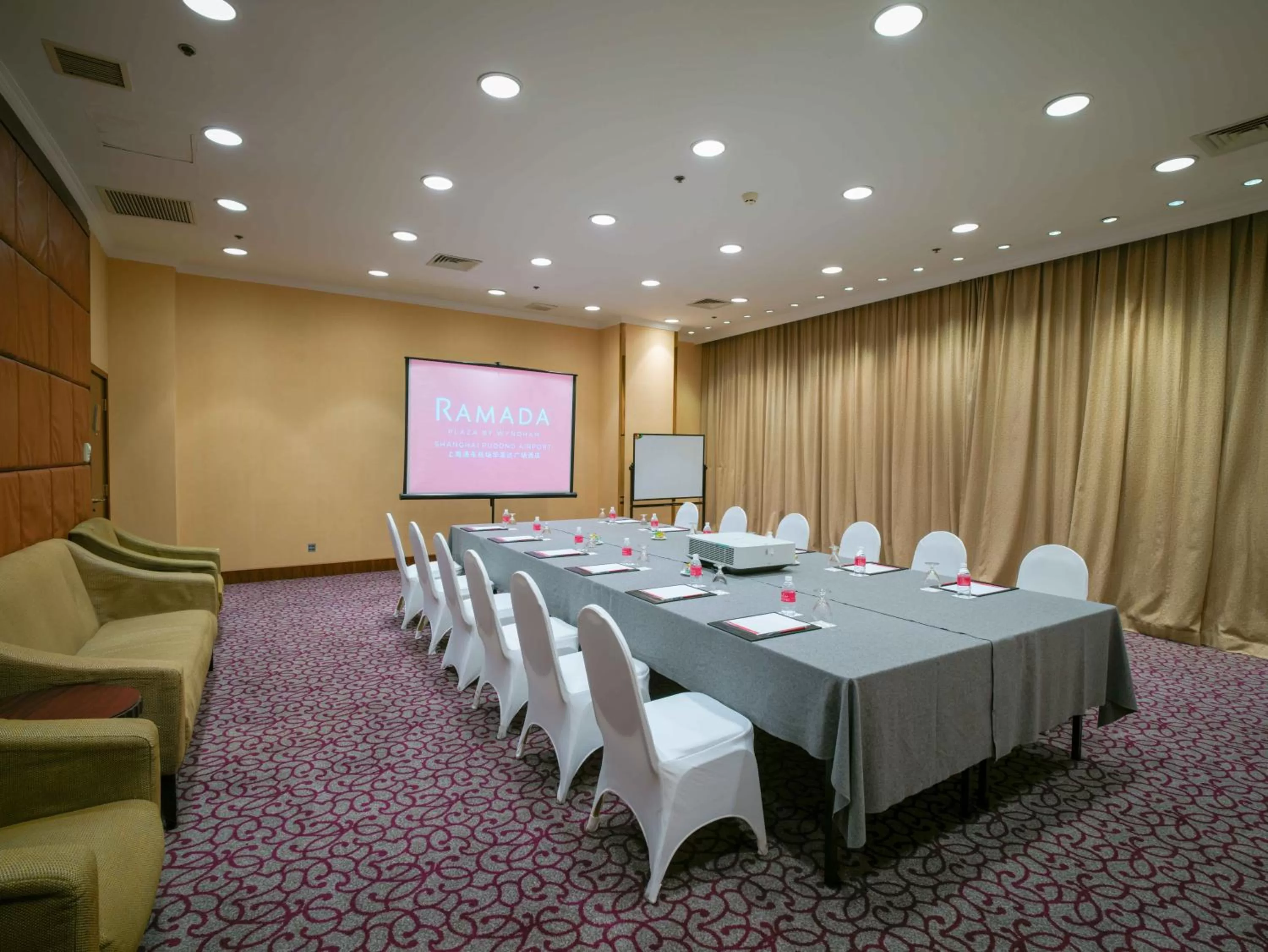 Meeting/conference room in Ramada Plaza Shanghai Pudong Airport - 3 mins to PVG depature floor & check entrance with hotel shuttle