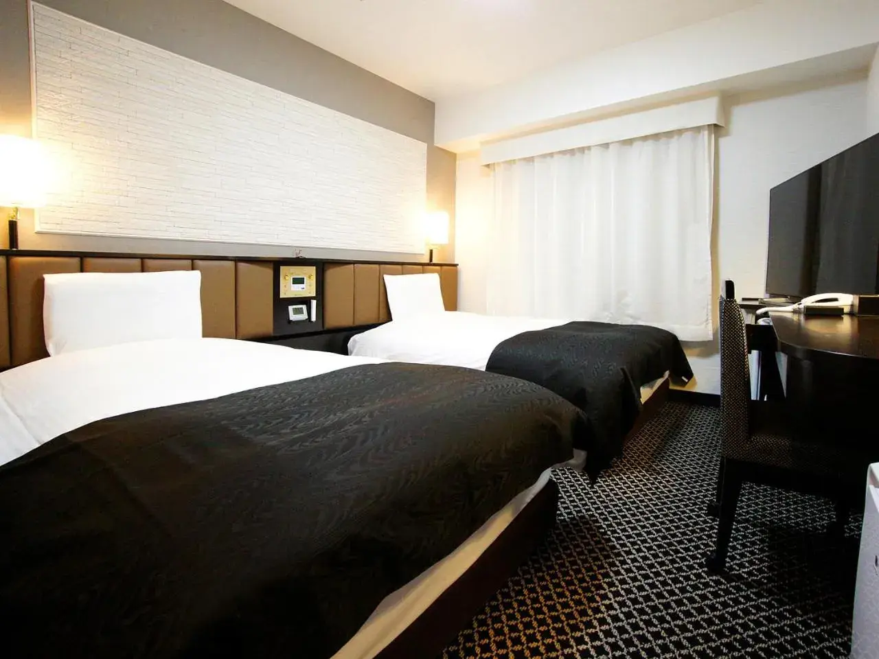 Photo of the whole room, Bed in APA Hotel Chiba Inzaimakinohara-Ekimae