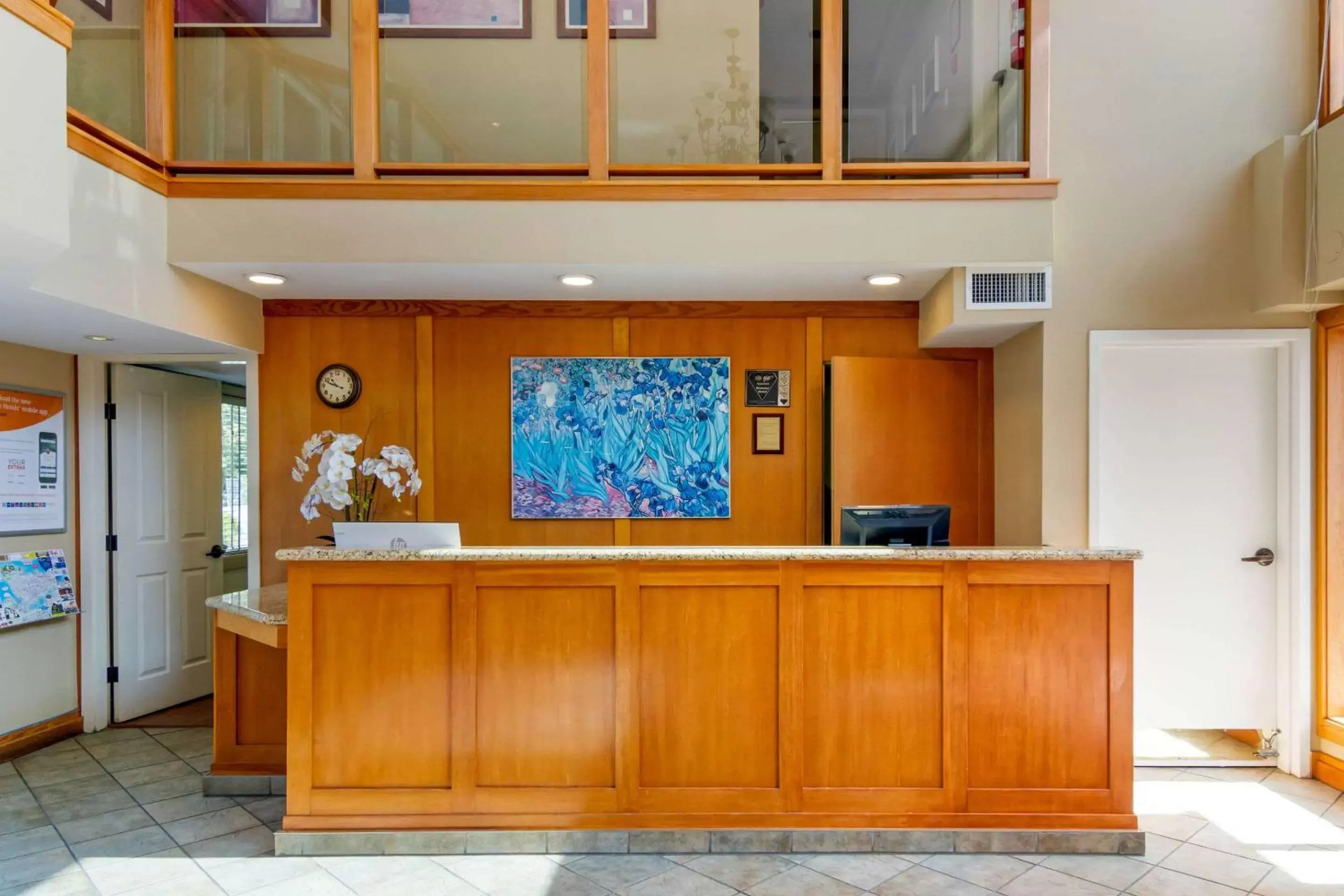 Lobby or reception, Lobby/Reception in Econo Lodge Inn & Suites - North Vancouver