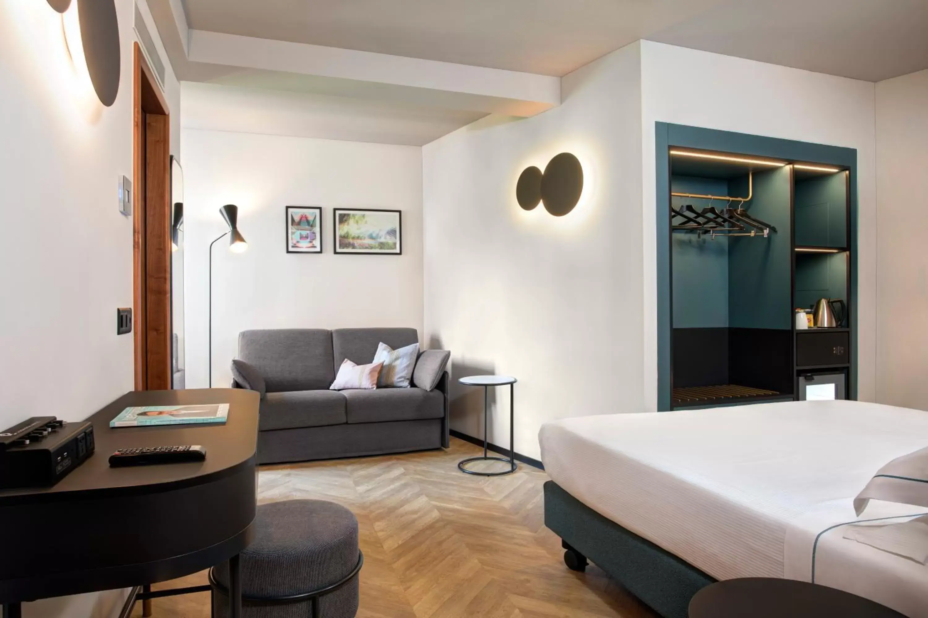 Room with Extra Bed and Air Conditioning in LUGANODANTE - We like you