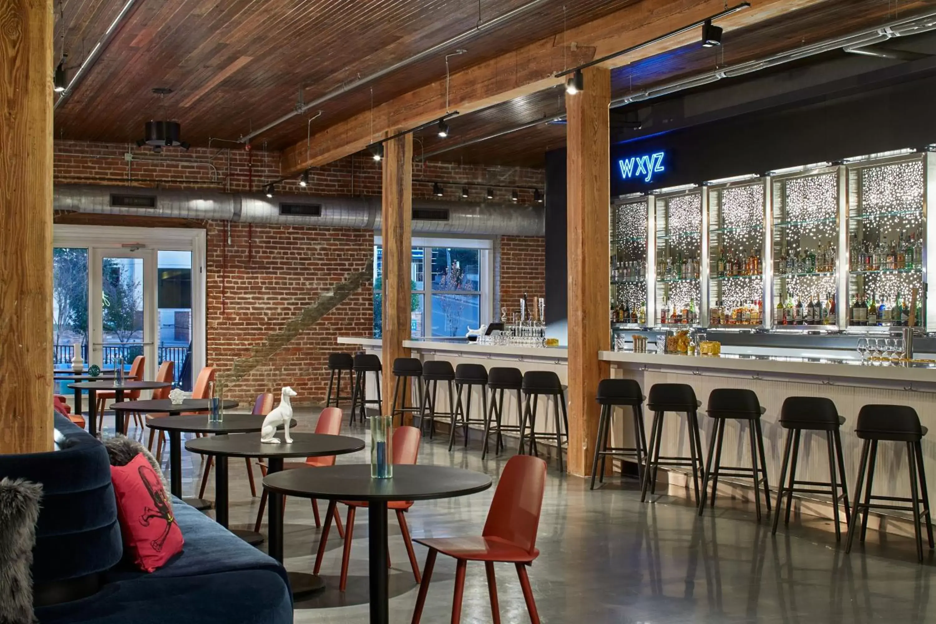 Lounge or bar, Restaurant/Places to Eat in Aloft Wilmington at Coastline Center