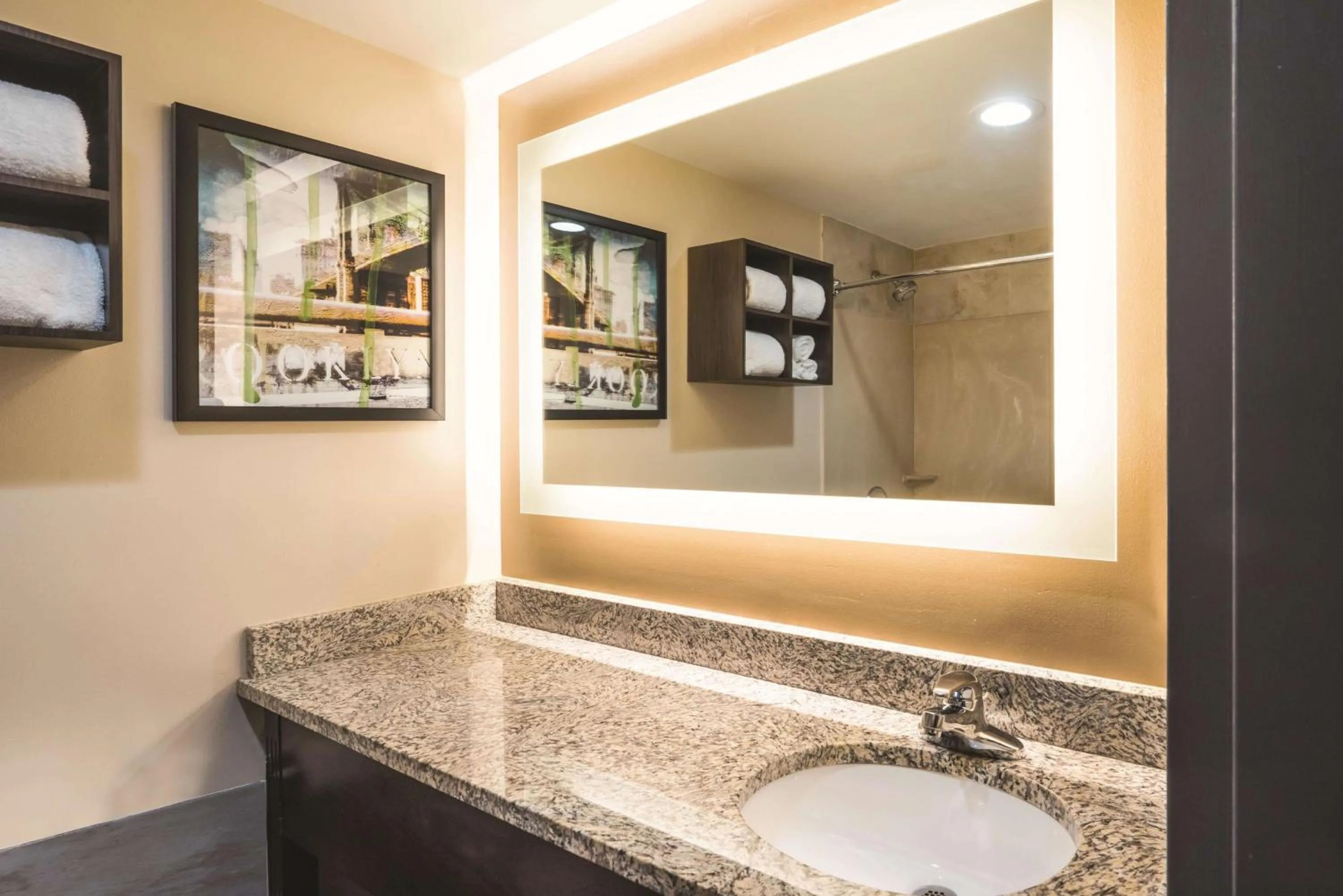 Photo of the whole room in La Quinta by Wyndham Brooklyn Downtown