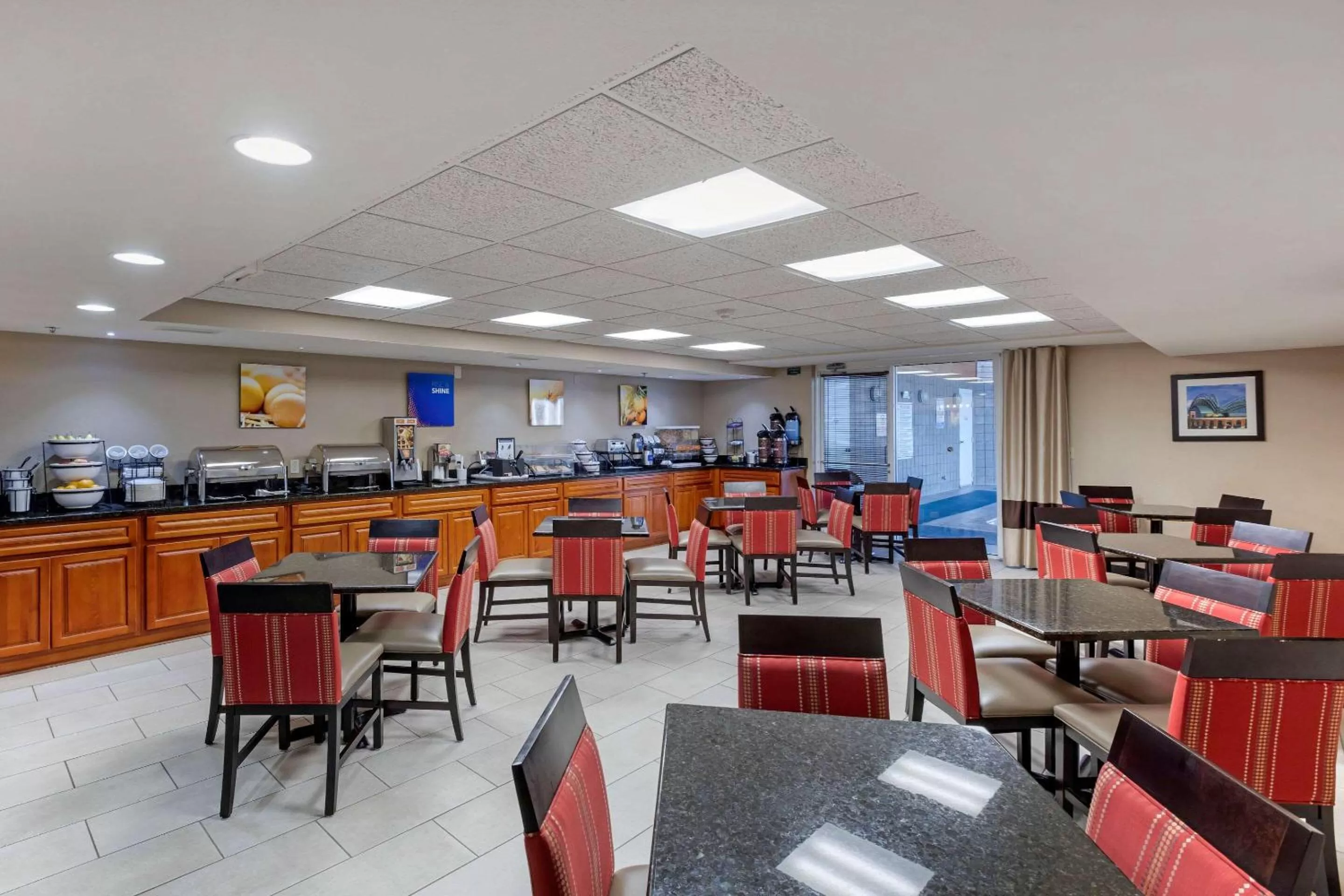 Restaurant/places to eat in Comfort Inn & Suites Jackson - West Bend