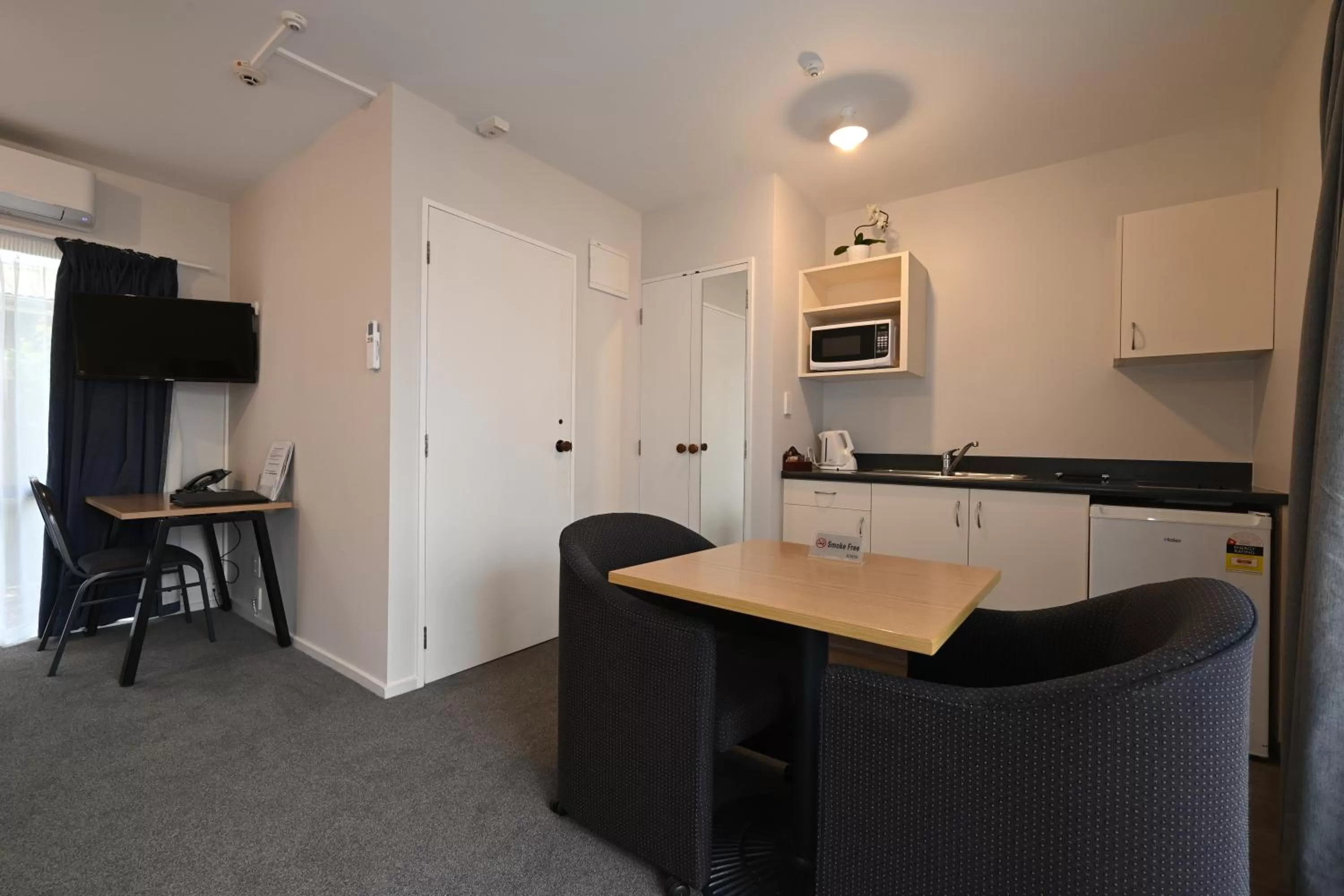 TV and multimedia in Riccarton Mall Motel