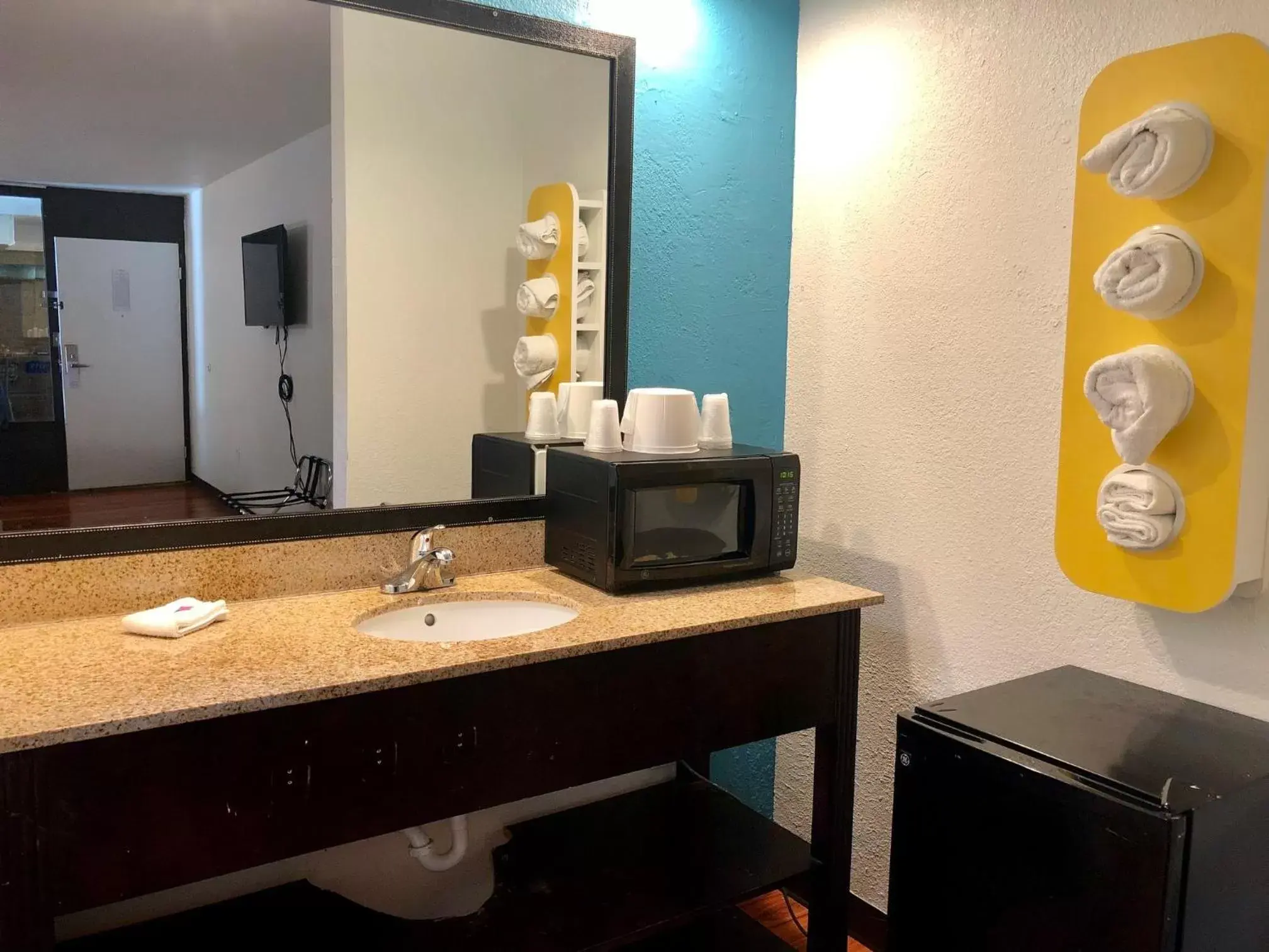 Bathroom in Motel 6-Nashville, TN - Airport