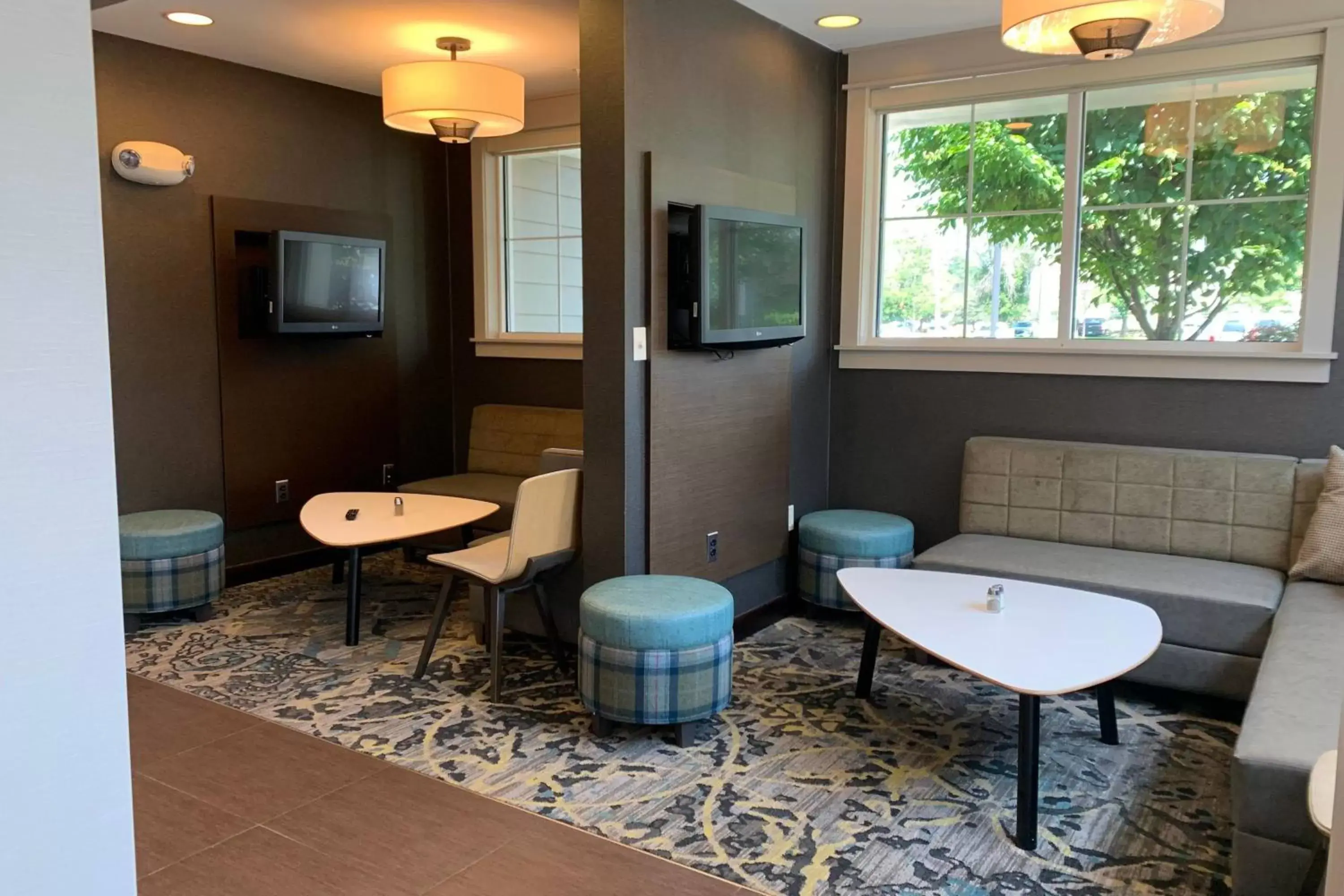 Photo of the whole room, Seating Area in Residence Inn Concord