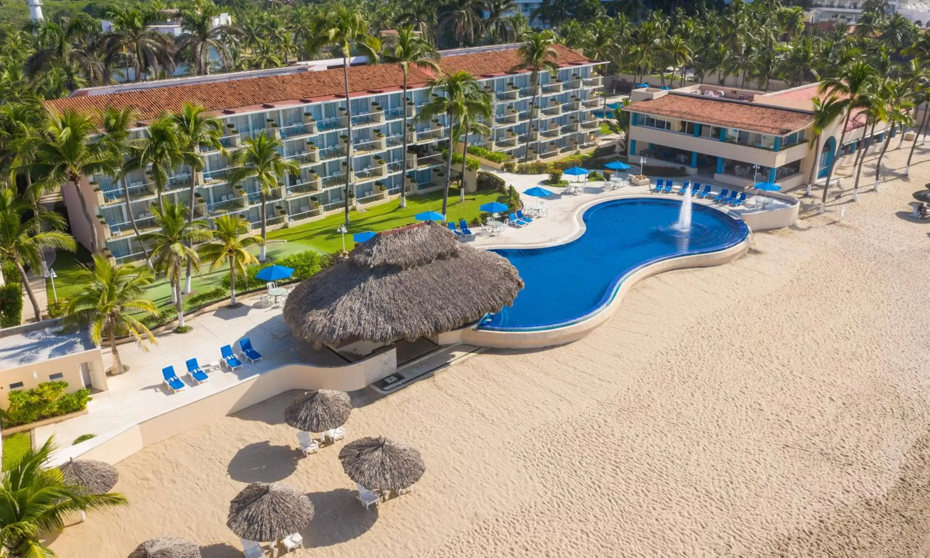 Property building, Bird's-eye View in Posada Real Ixtapa