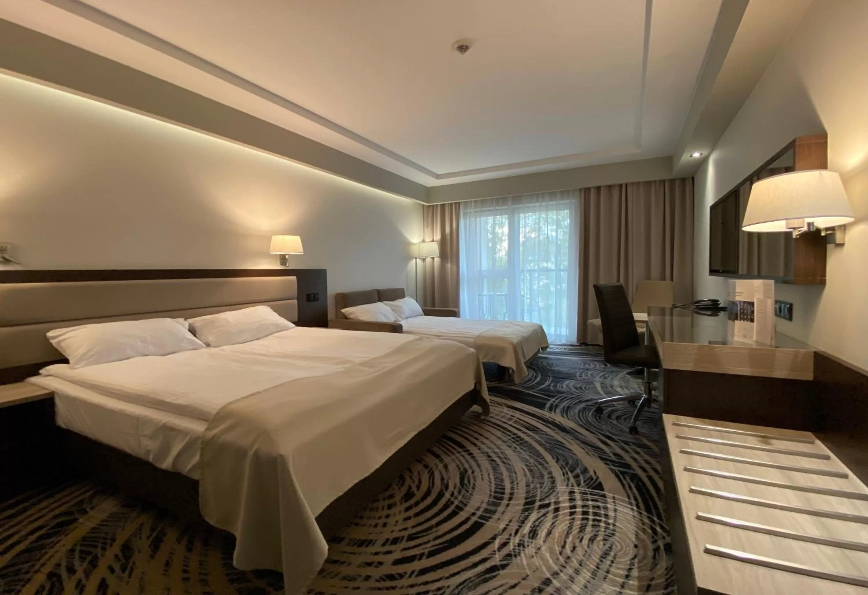 Deluxe Family Room in Ambasador Premium