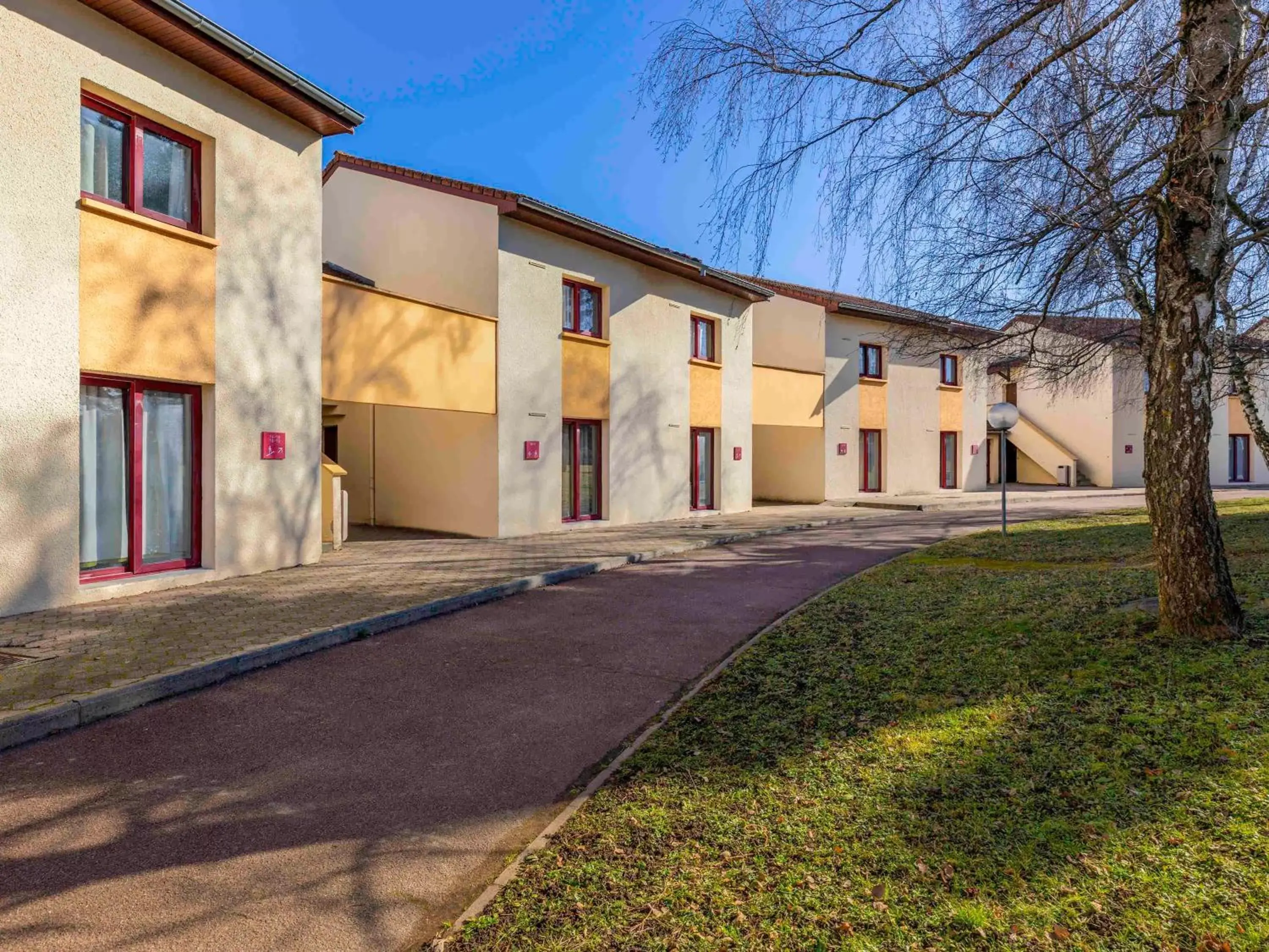 Bedroom, Property Building in Mercure Lyon Est Villefontaine