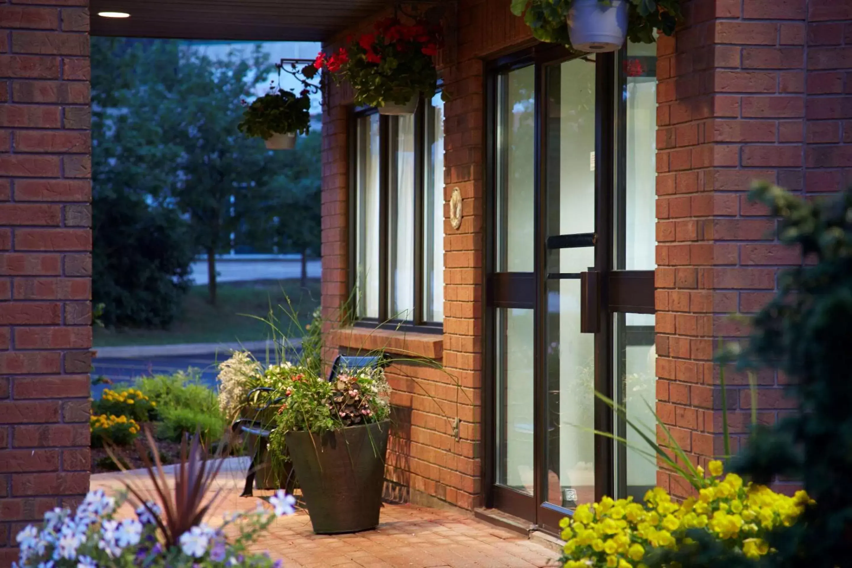 Property building, Facade/Entrance in Comfort Inn Airport East