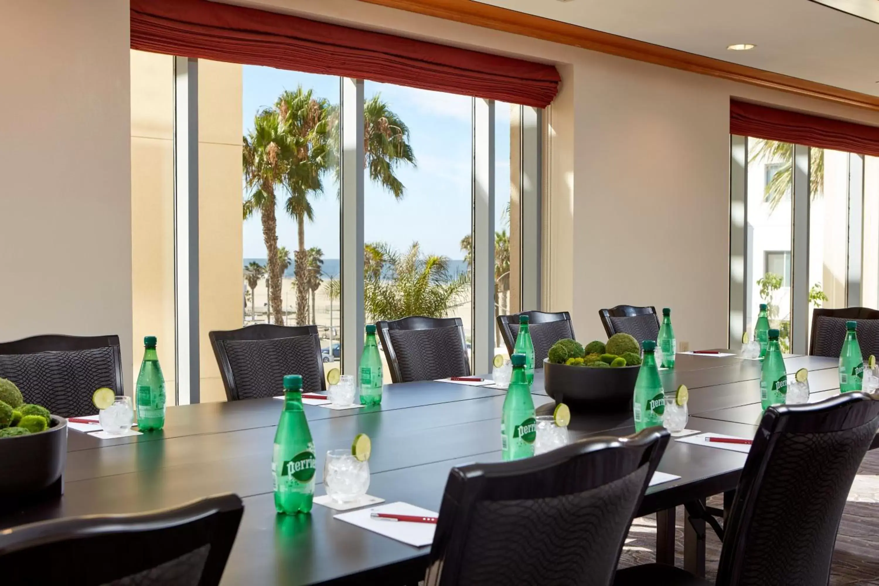 Meeting/conference room, Restaurant/Places to Eat in Le Merigot Santa Monica