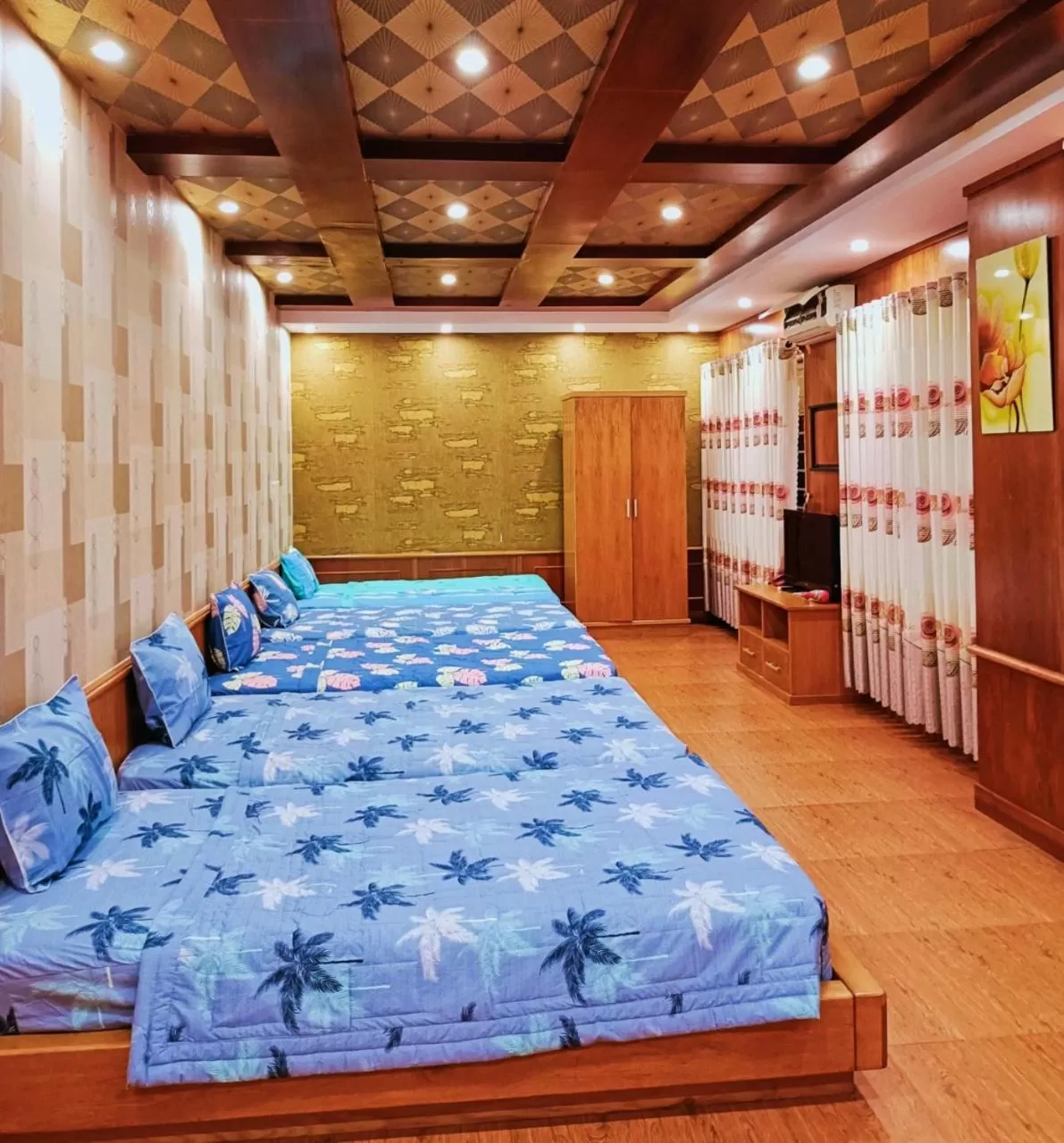 Property building, Bed in CAROLINE SEA HOTEL