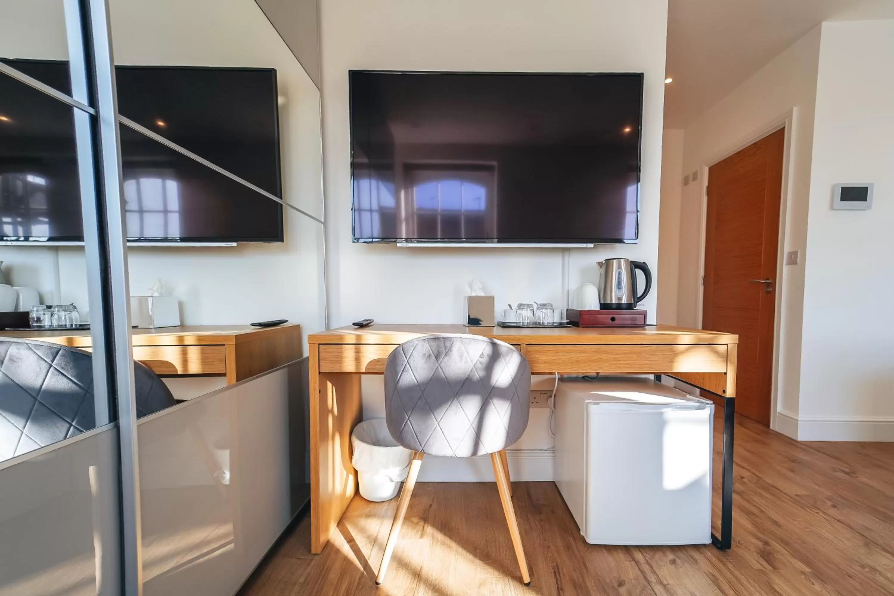 TV/Entertainment Center in The Avonmore Olympia