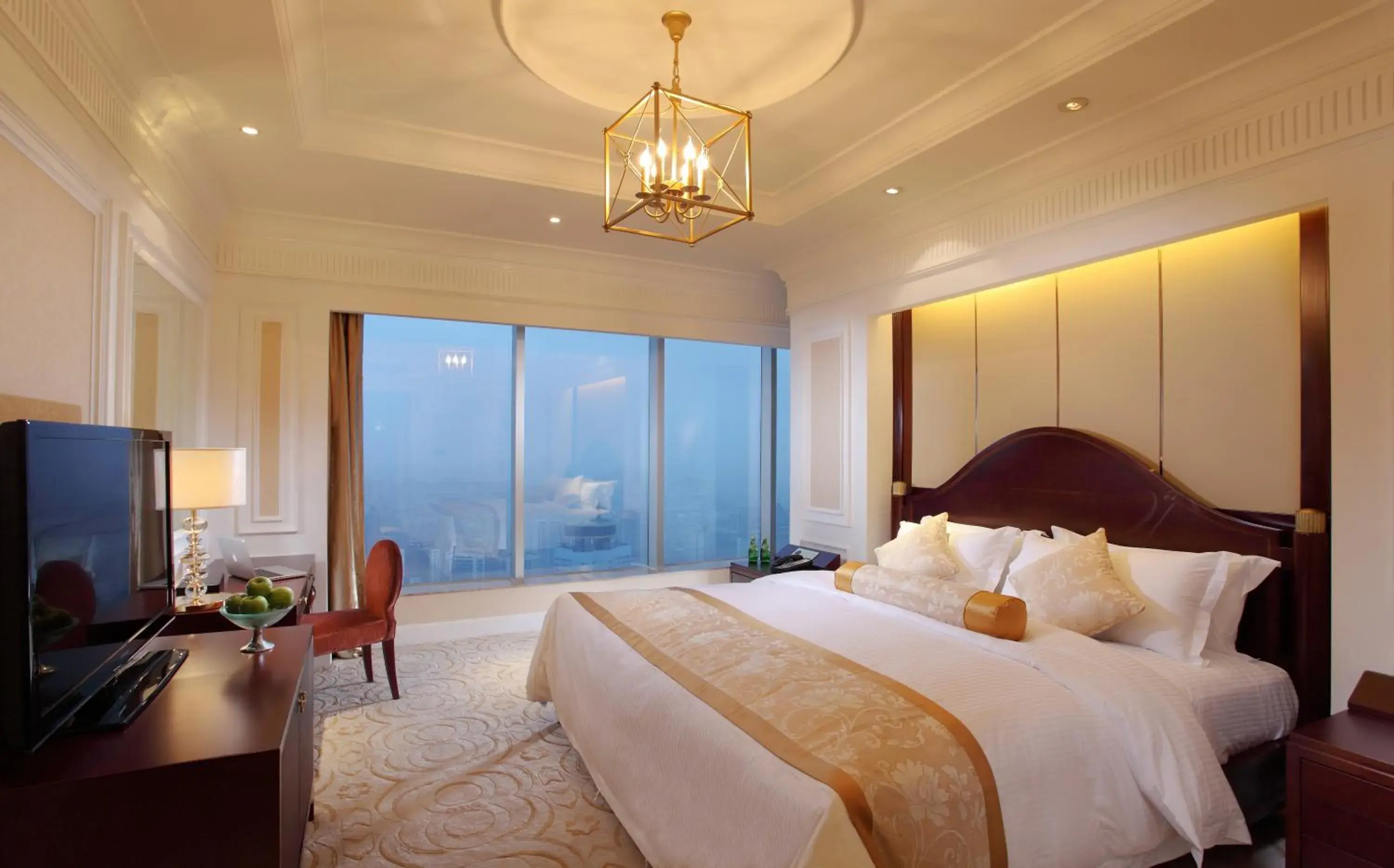 Bedroom, Bed in Guiyang Kempinski Hotel