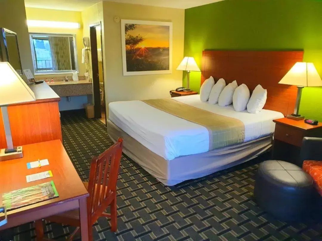 Bed in Days Inn by Wyndham Chattanooga Lookout Mountain West