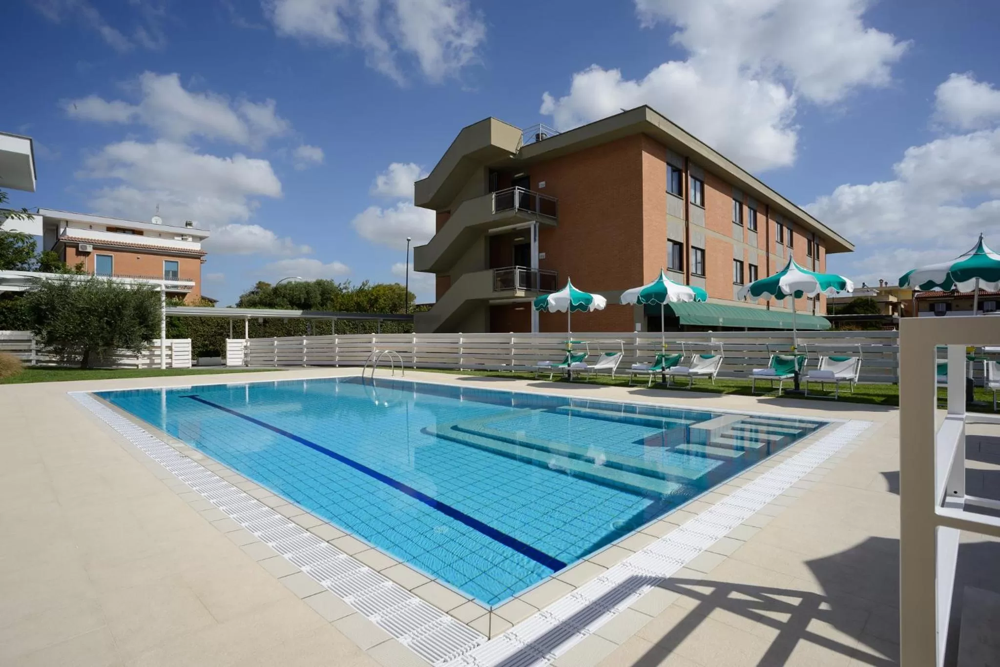 Swimming pool in Best Western Hotel Rome Airport