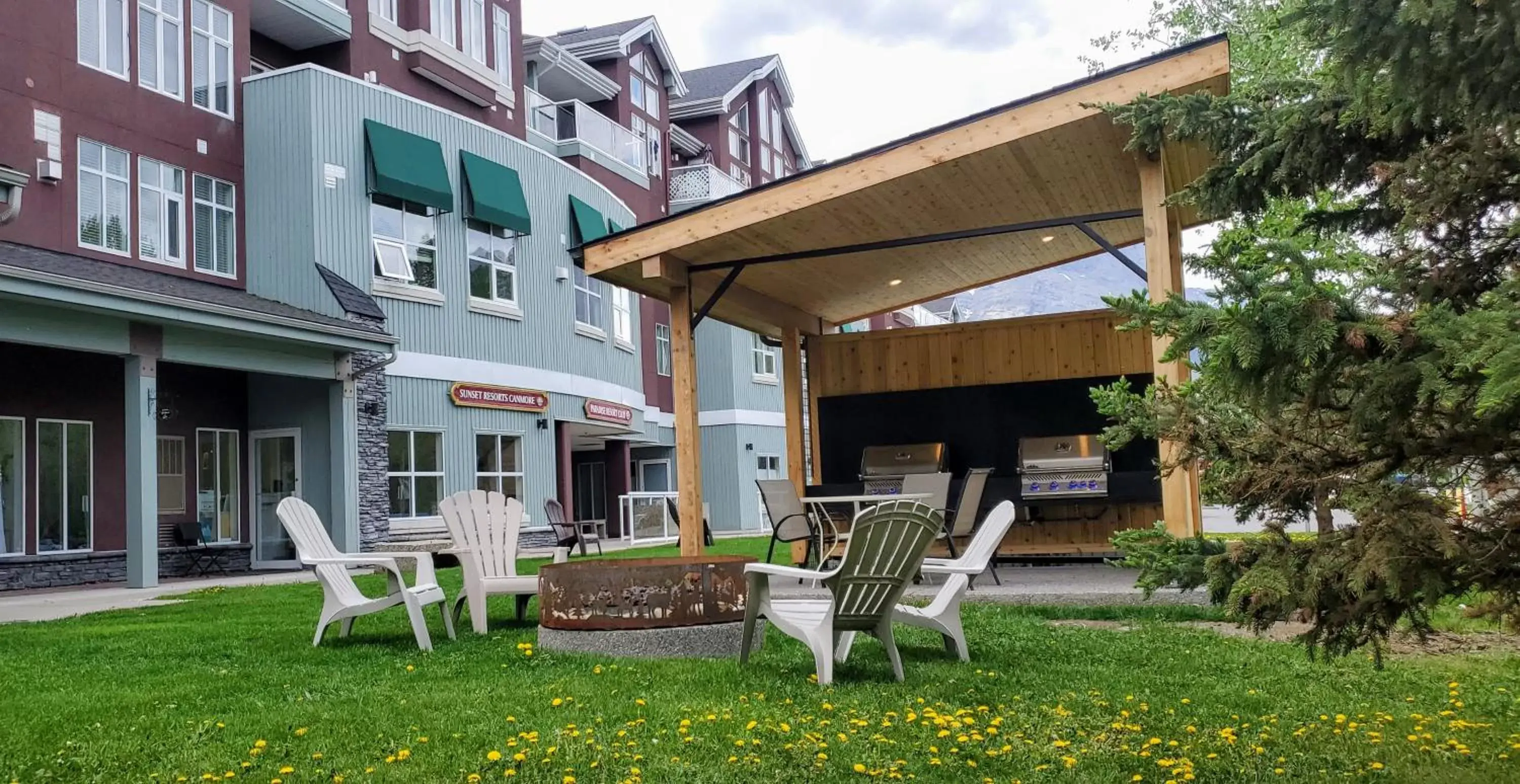 BBQ facilities, Property Building in Sunset Resorts Canmore and Spa