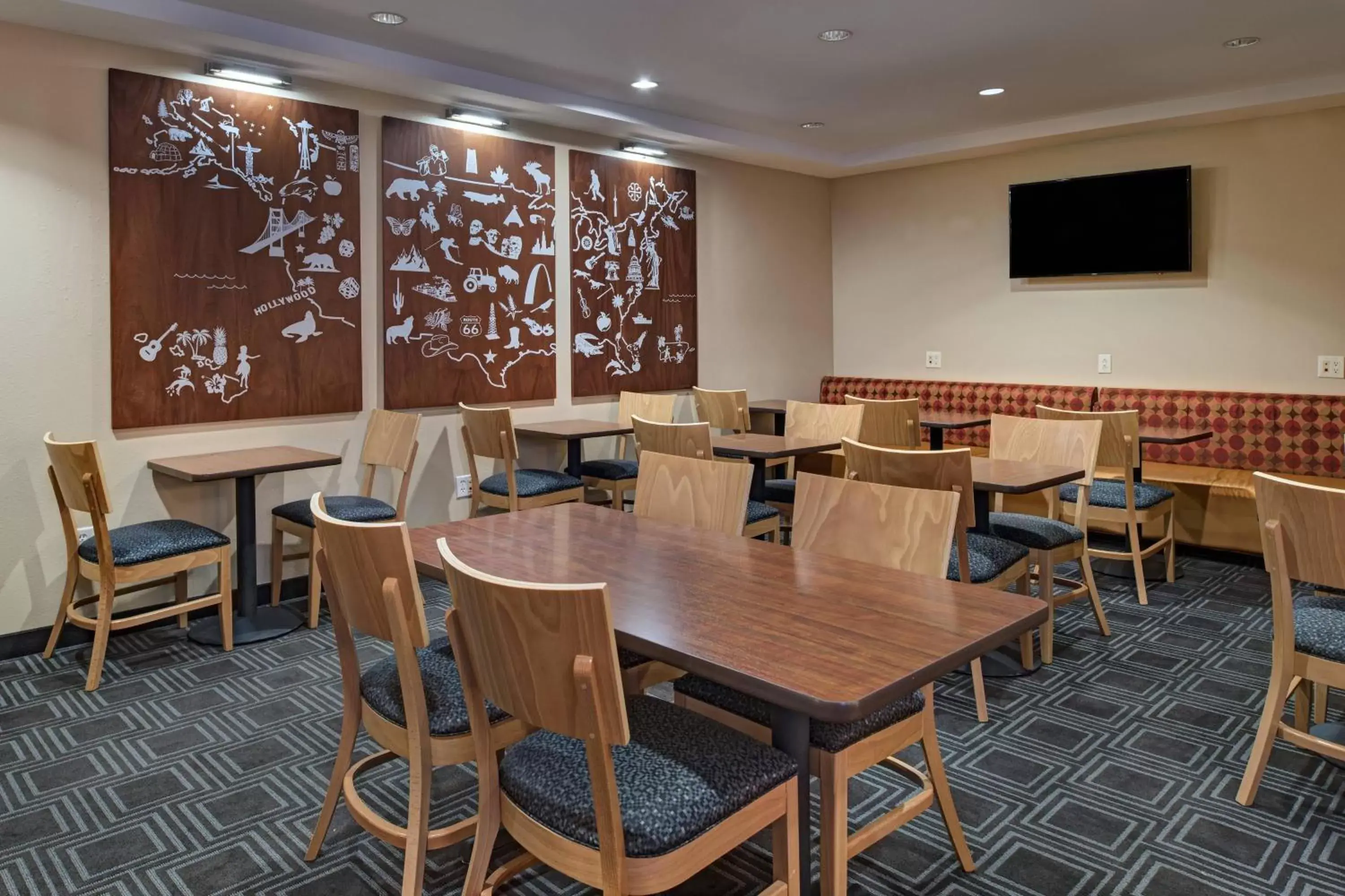 Breakfast, Restaurant/Places to Eat in TownePlace Suites Fayetteville Cross Creek