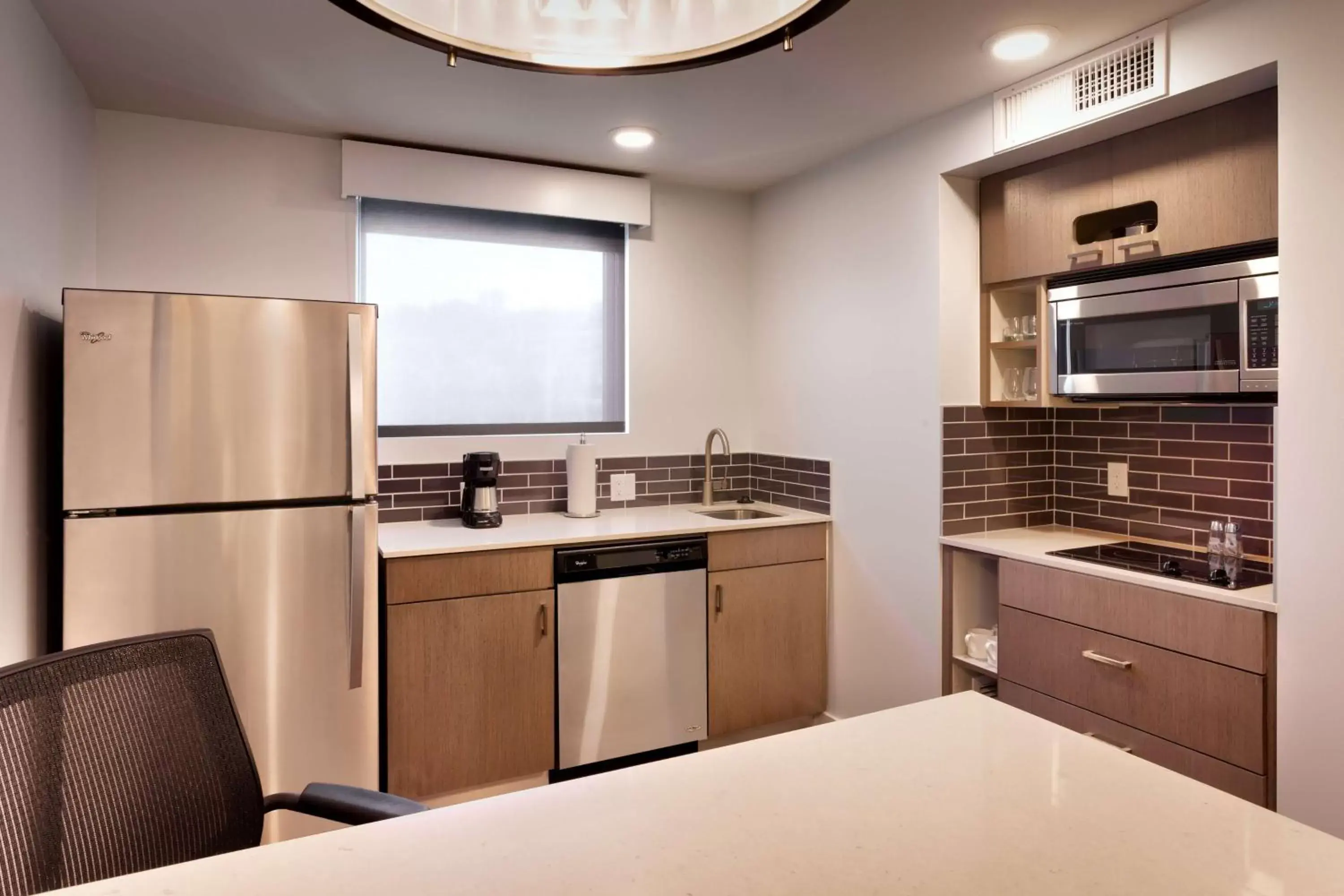 Photo of the whole room, Kitchen/Kitchenette in Hyatt House Portland / Downtown