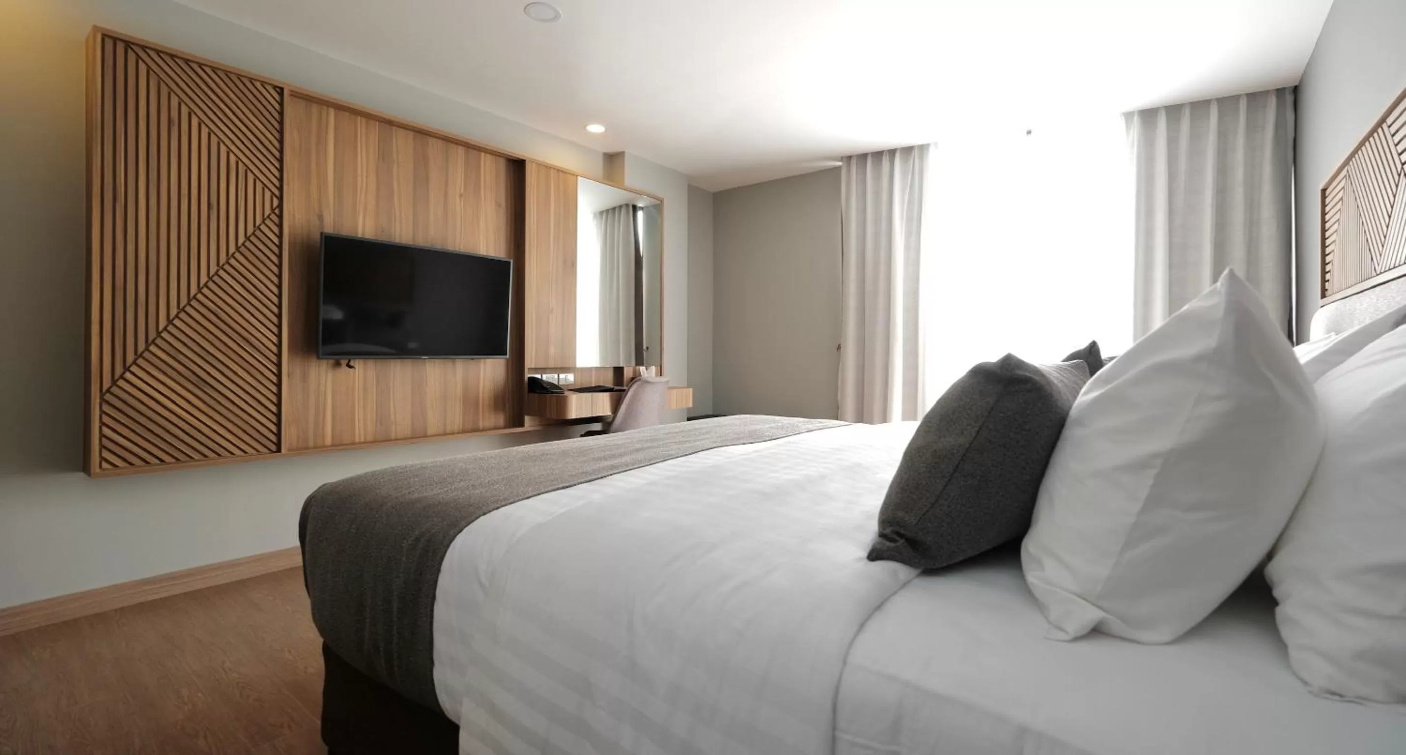 Communal lounge/ TV room, Bed in Canalis Suvarnabhumi Airport Hotel