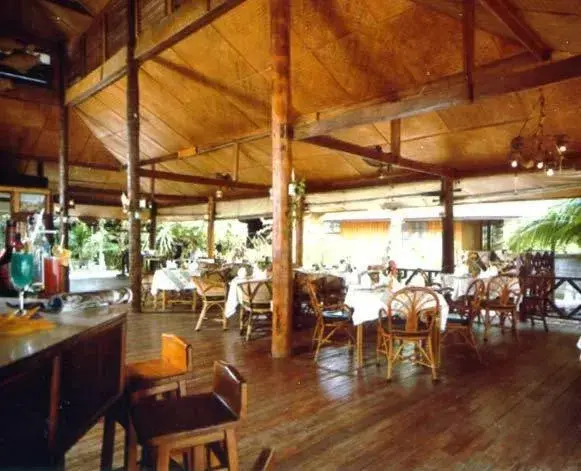 Restaurant/Places to Eat in Utopia Resort