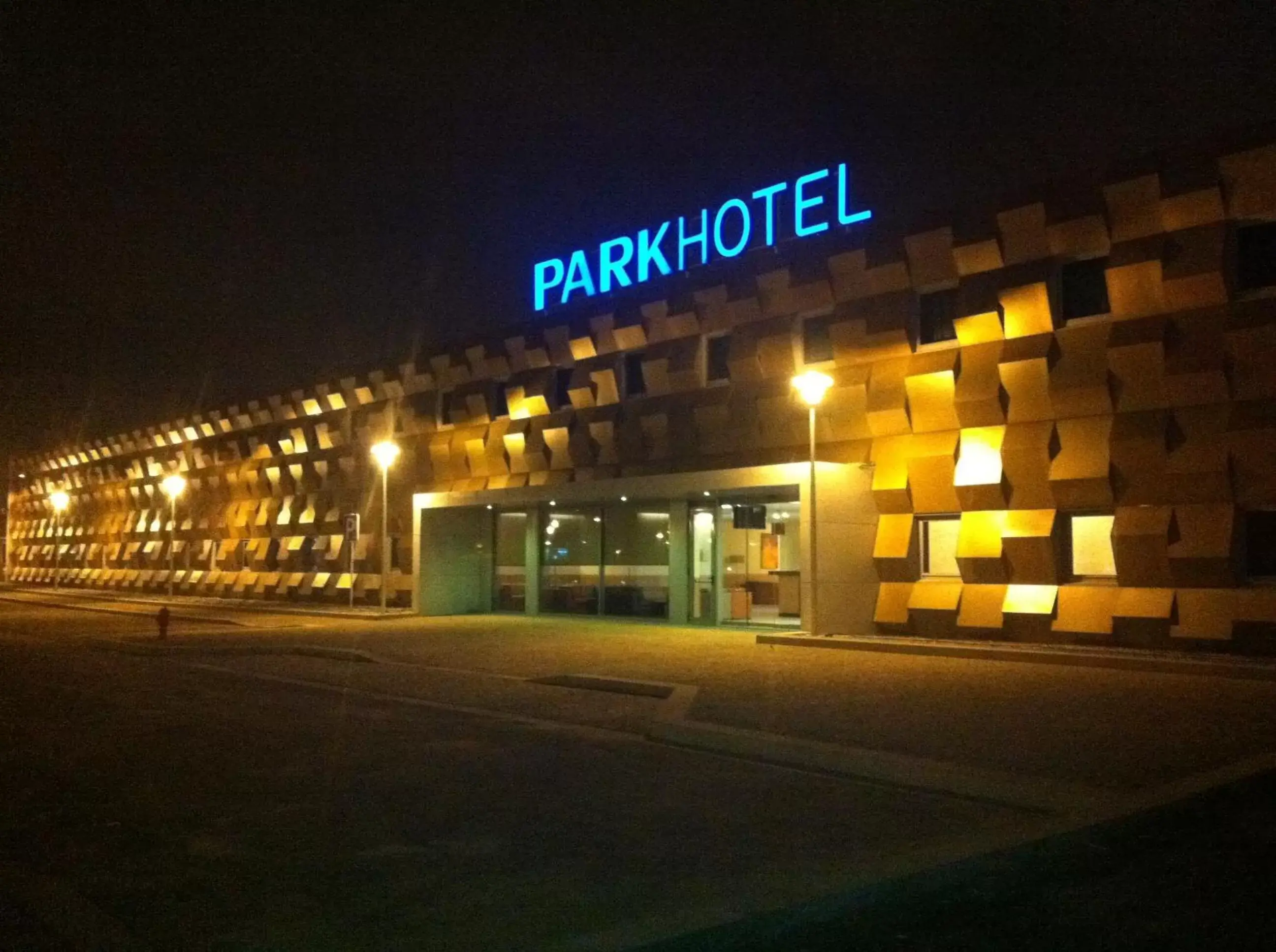 Facade/entrance, Property Building in Park Hotel Porto Aeroporto