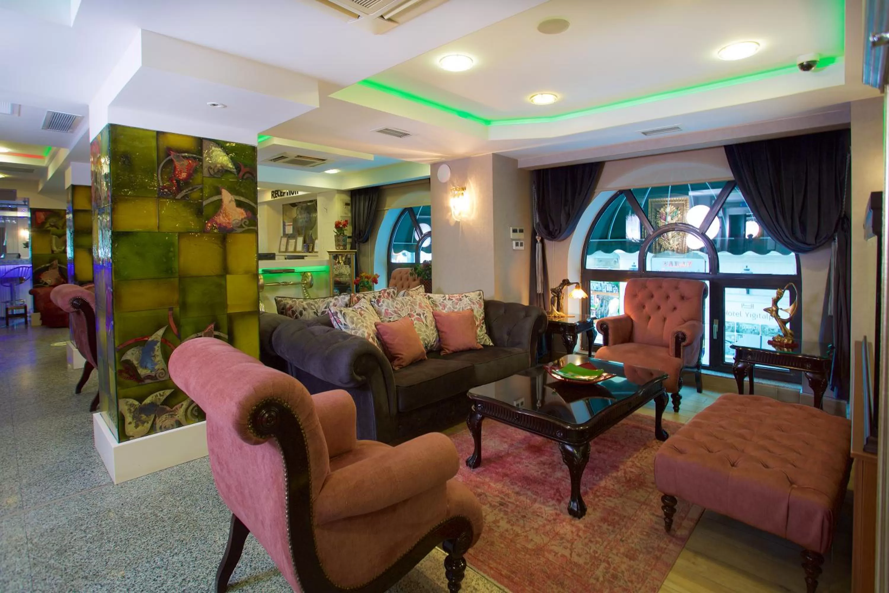 Lobby or reception in Zagreb Hotel