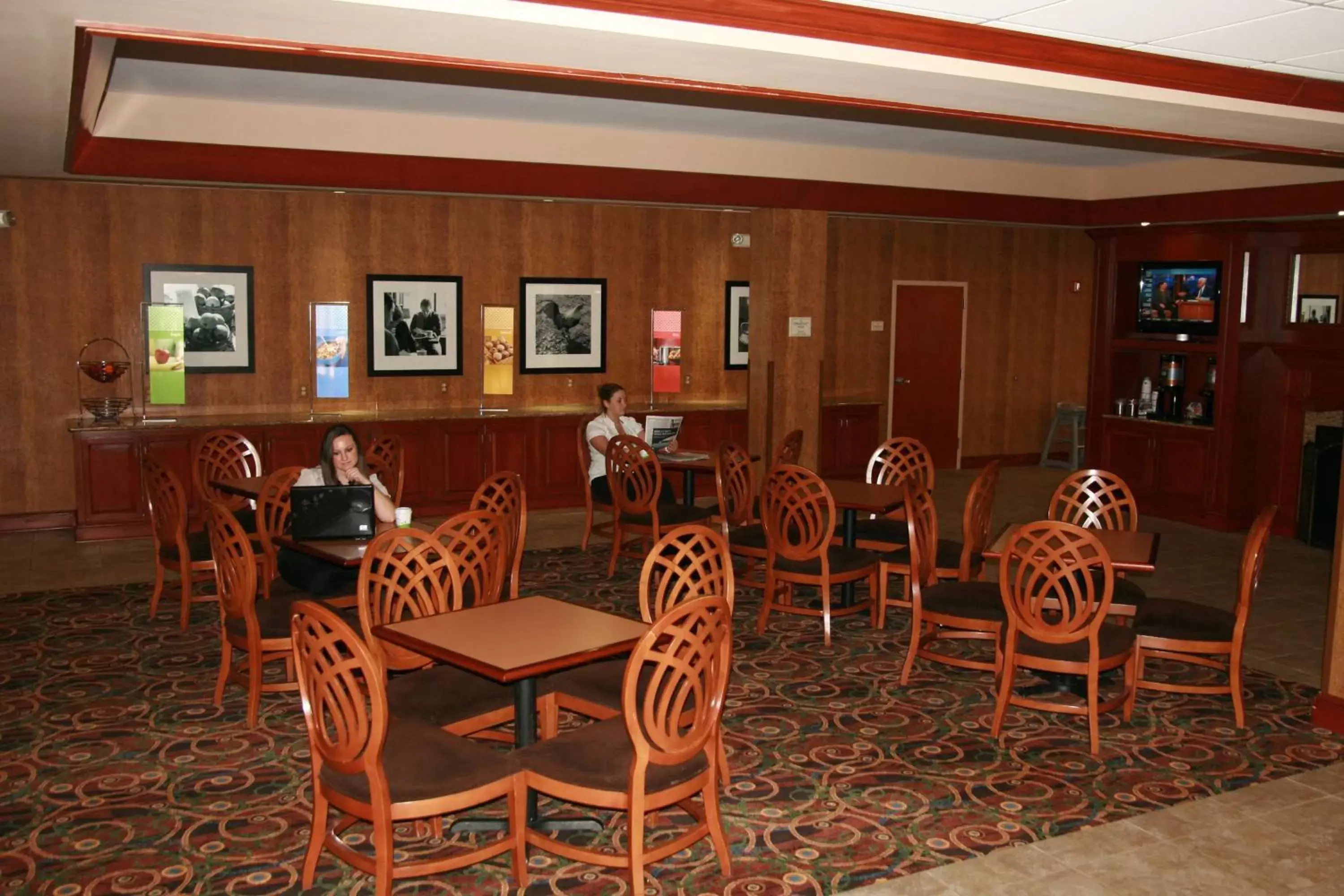 Dining area, Restaurant/Places to Eat in Hampton Inn Woodbridge