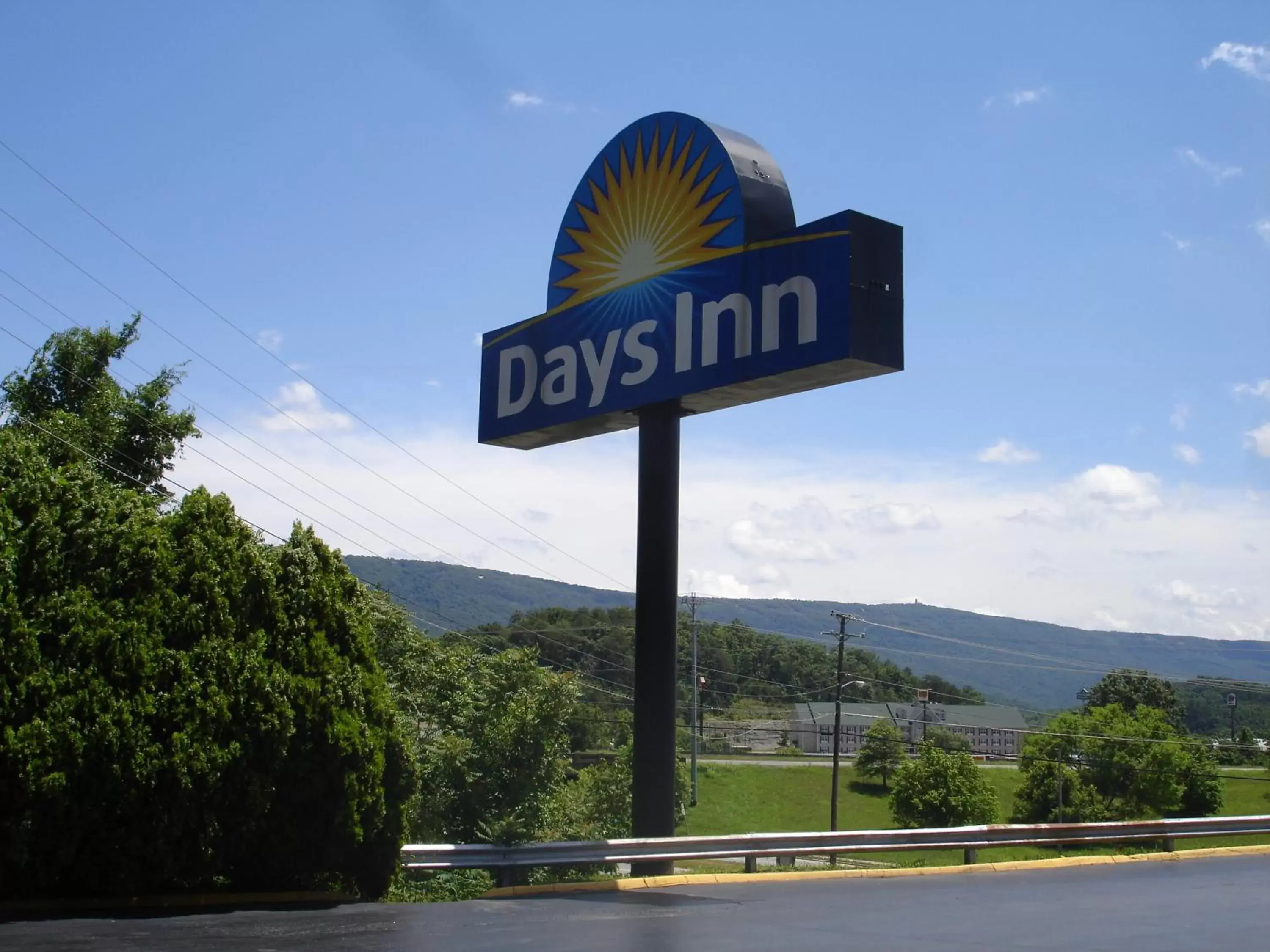 Day in Days Inn by Wyndham Chattanooga Lookout Mountain West